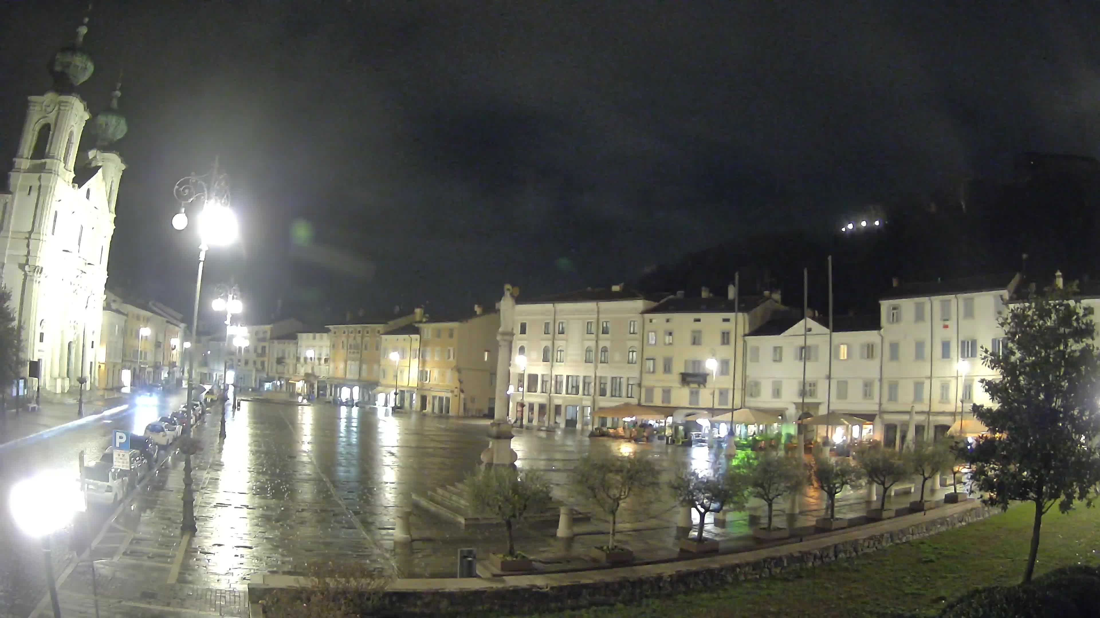 Gorizia Piazza della Vittoria e chiesa di S. Ignazio