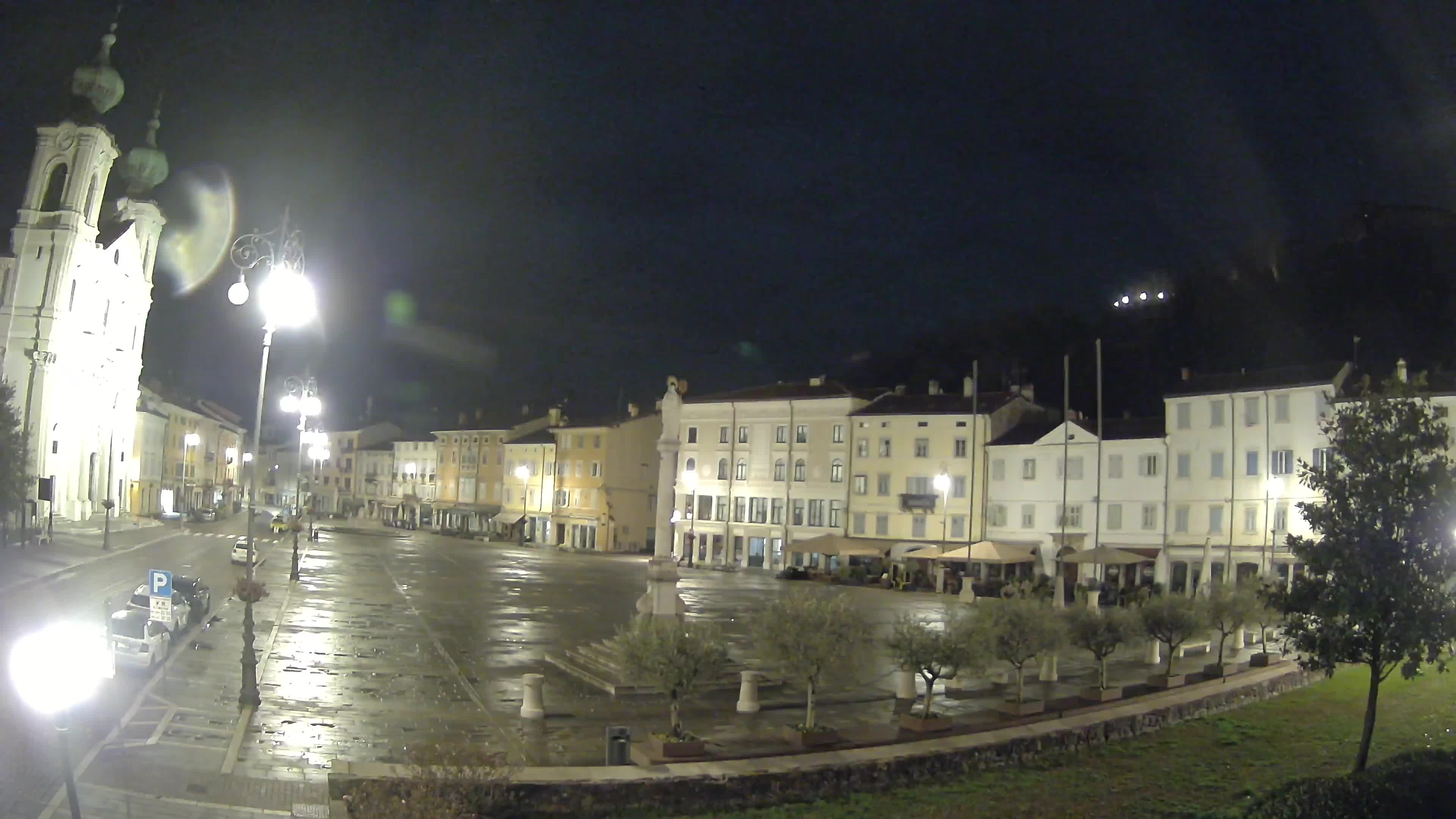 Gorizia Piazza della Vittoria e chiesa di S. Ignazio