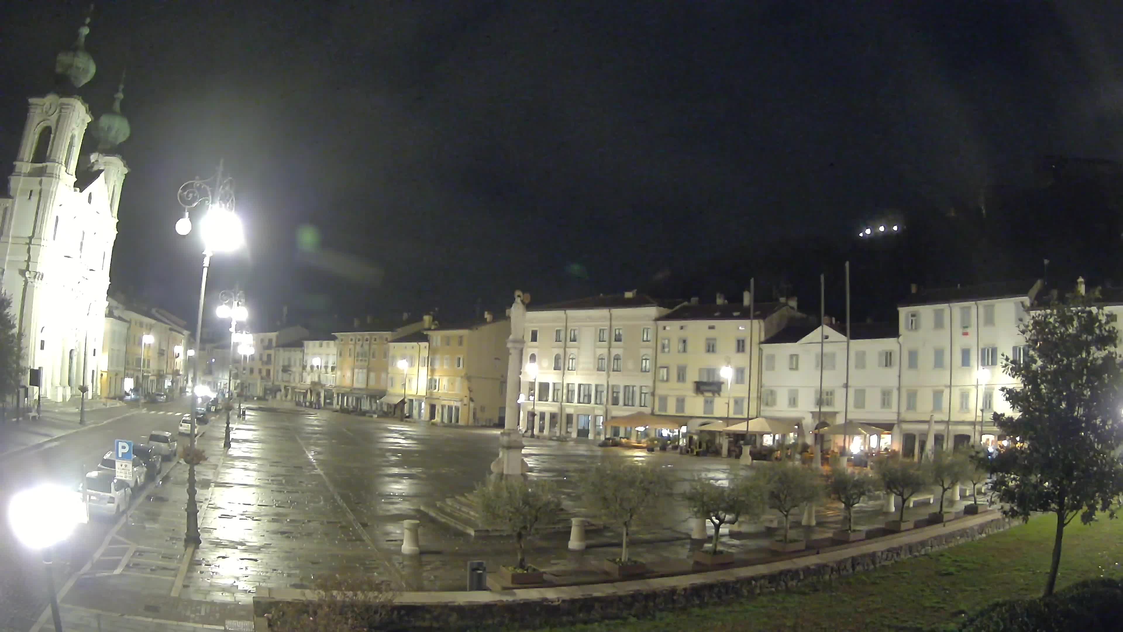 Gorizia – Plaza Vittoria – iglesia de San Pedro. Ignacio