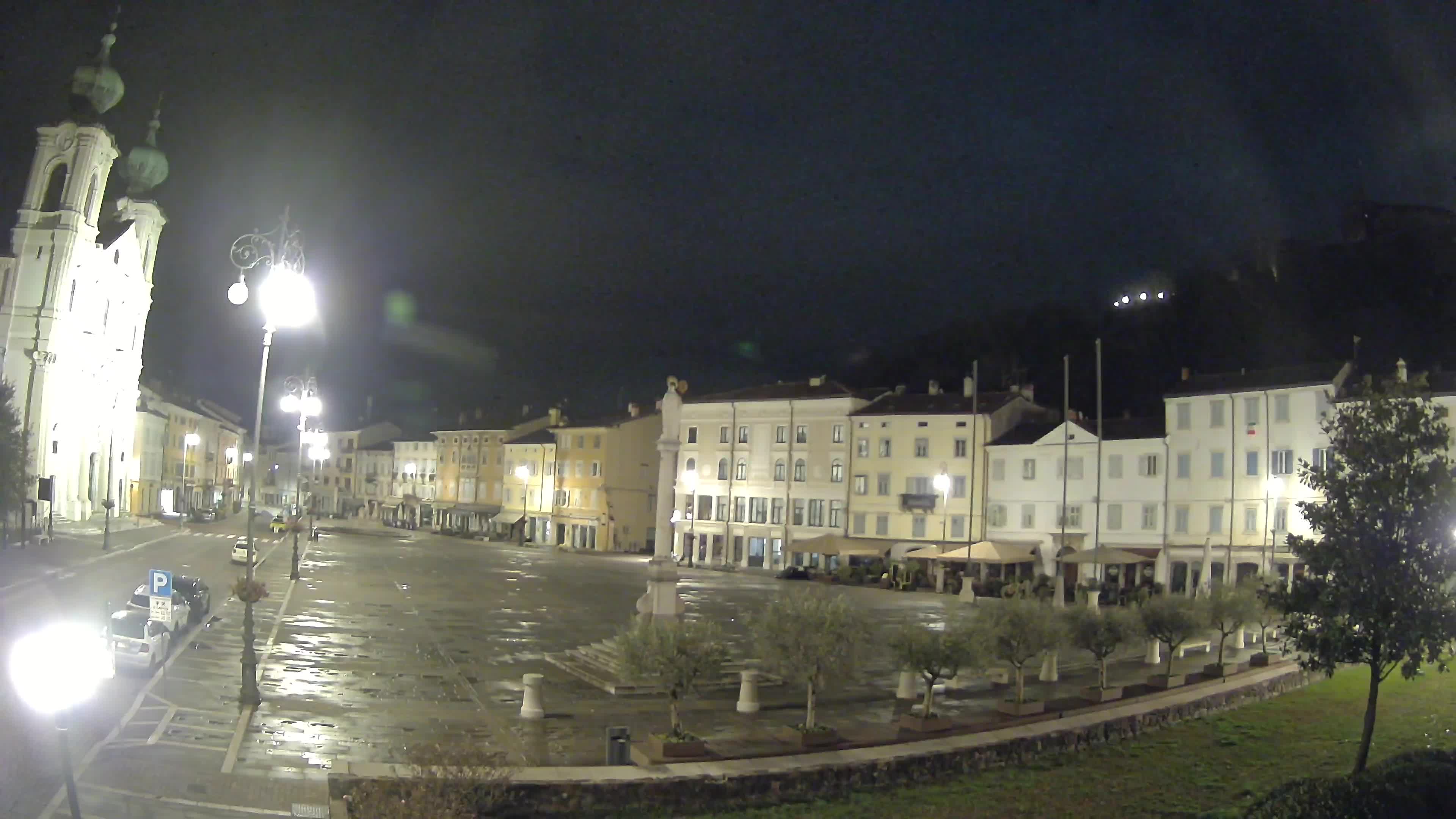 Gorizia Piazza della Vittoria e chiesa di S. Ignazio