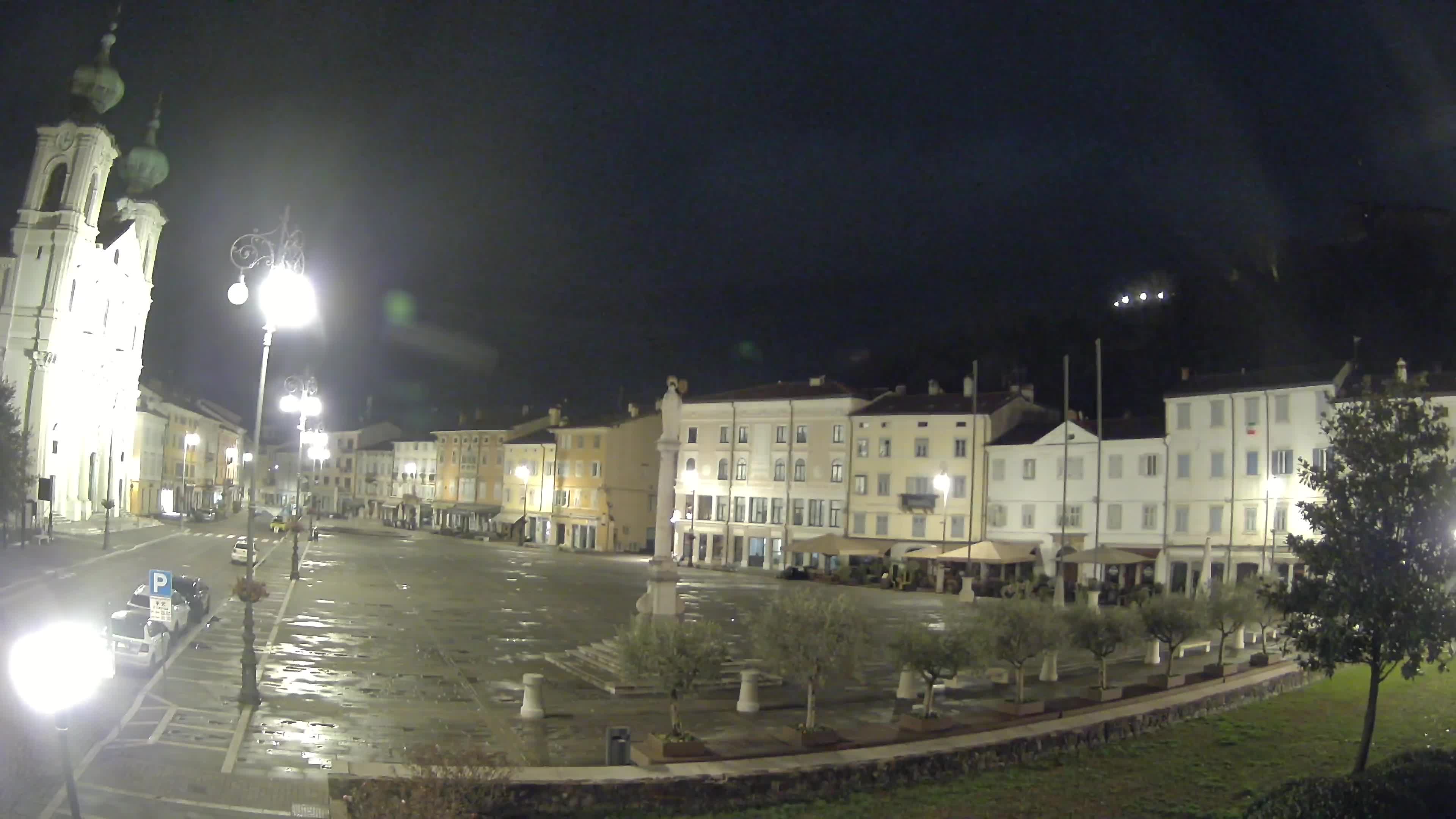 Kamera Gorica Travnik in cerkev sv. Ignacija