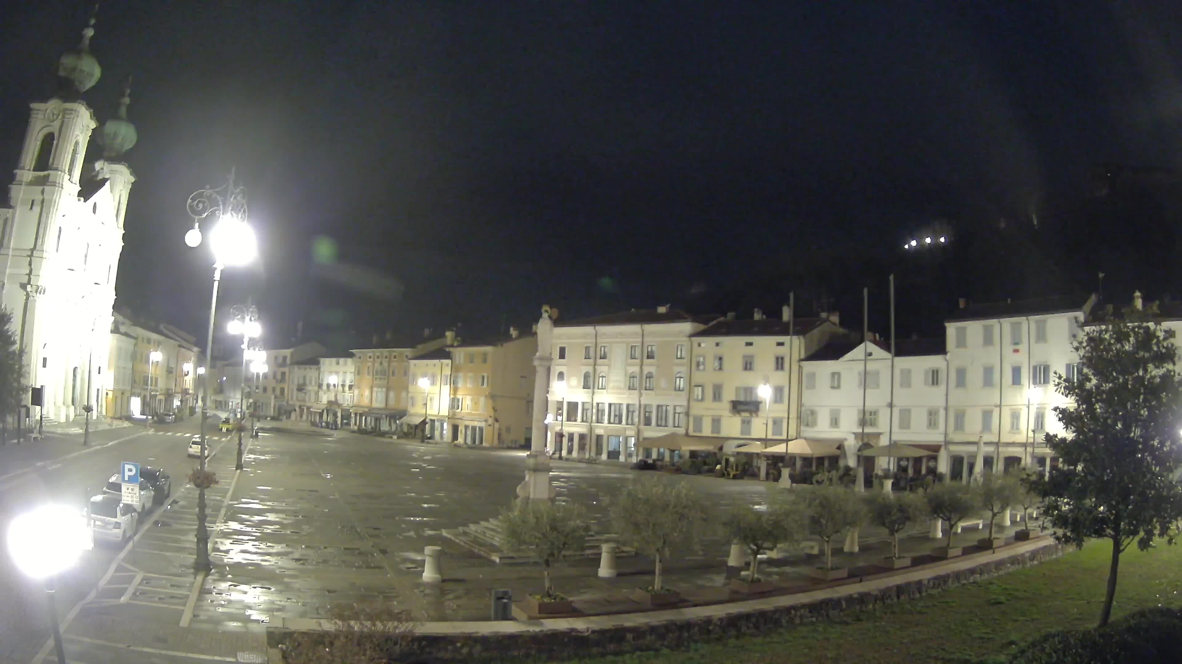 Gorizia – Plaza Vittoria – iglesia de San Pedro. Ignacio