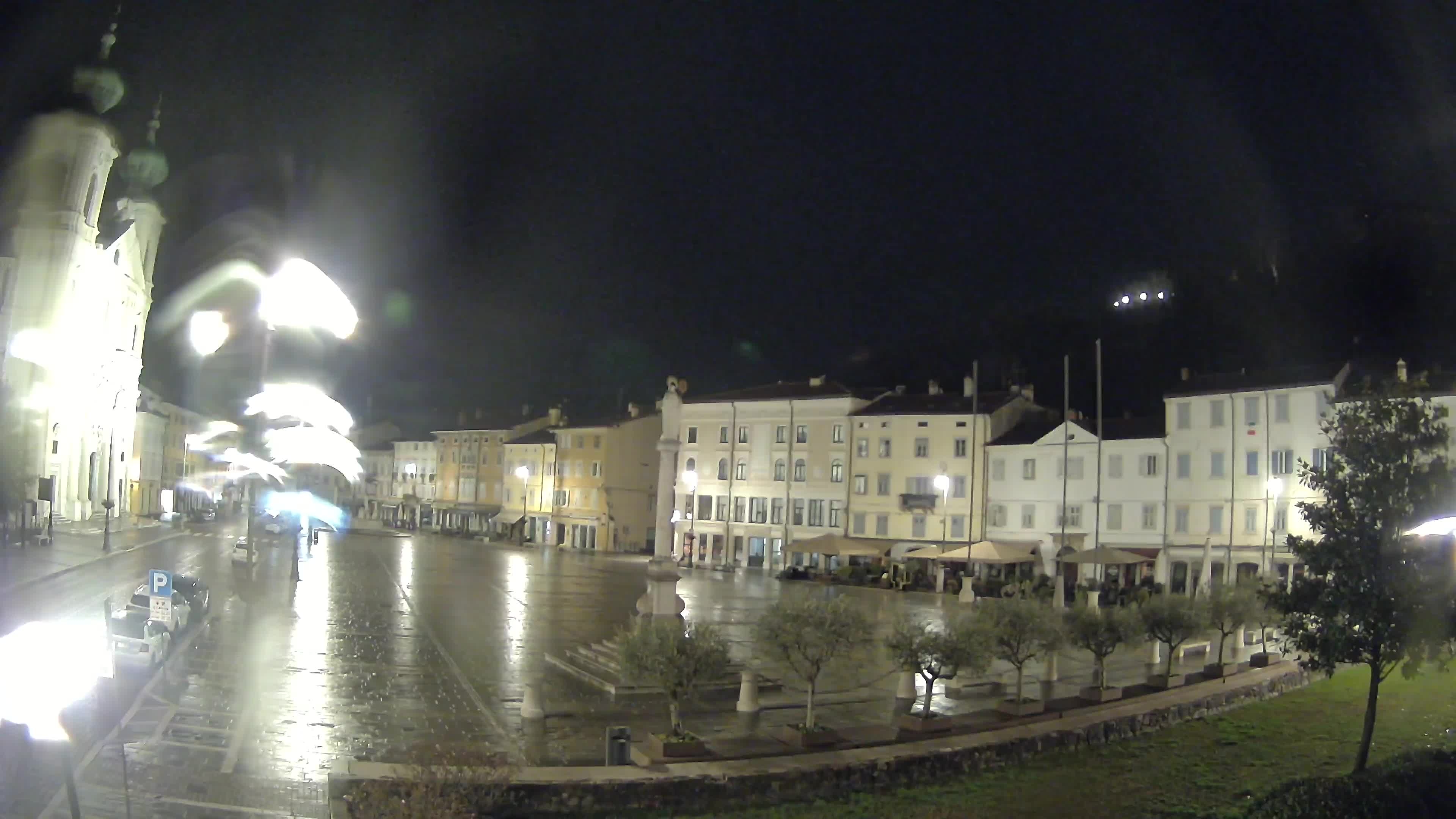Gorizia Piazza della Vittoria e chiesa di S. Ignazio