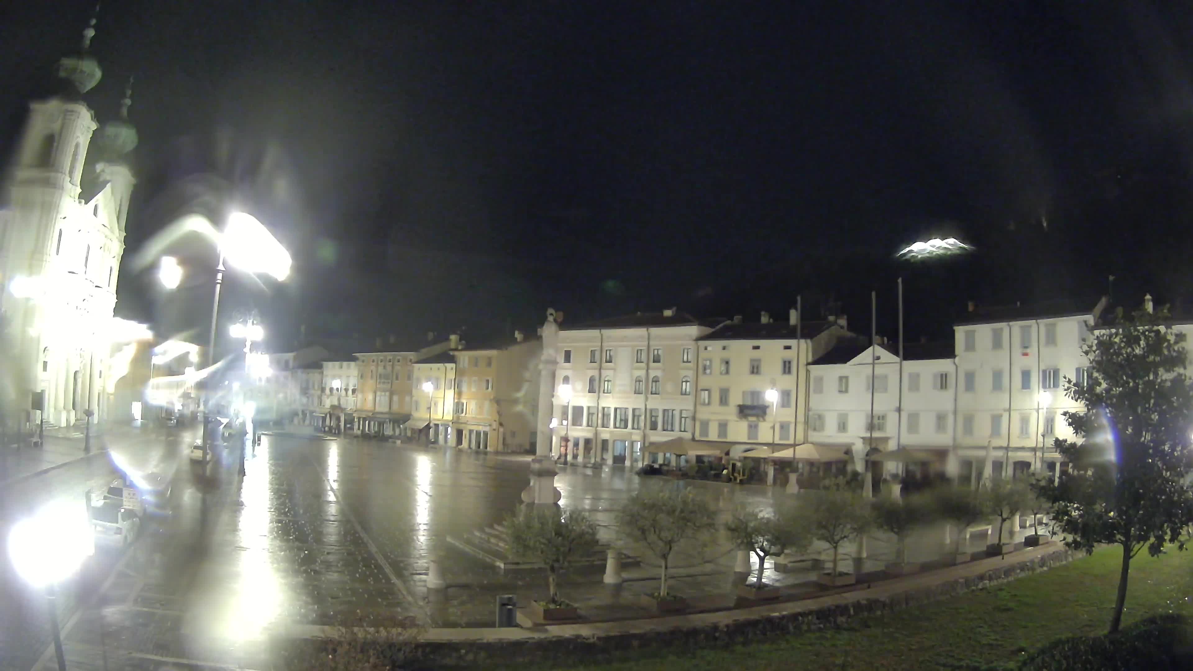 Gorizia – Plaza Vittoria – iglesia de San Pedro. Ignacio