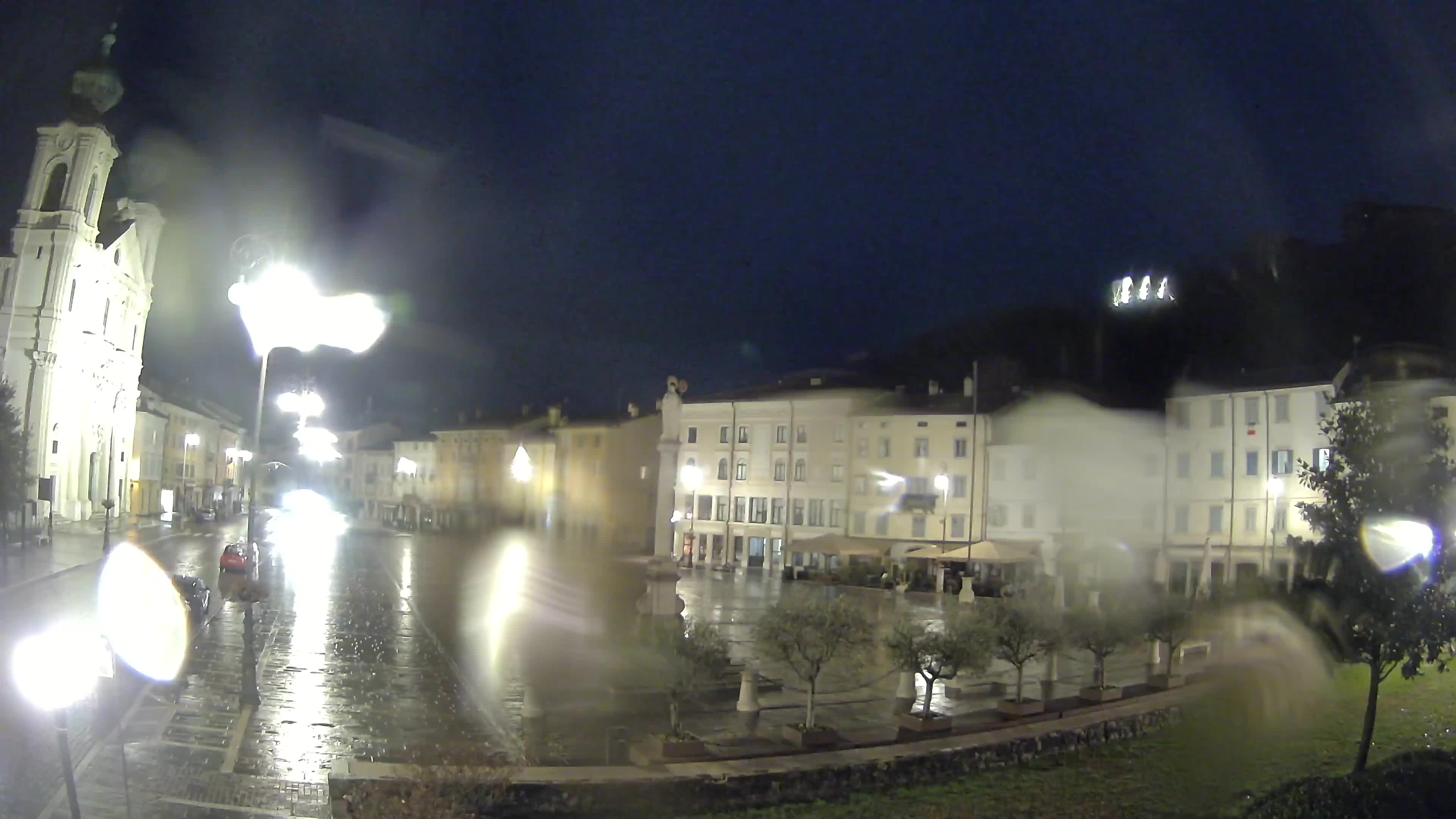 Kamera Gorica Travnik in cerkev sv. Ignacija