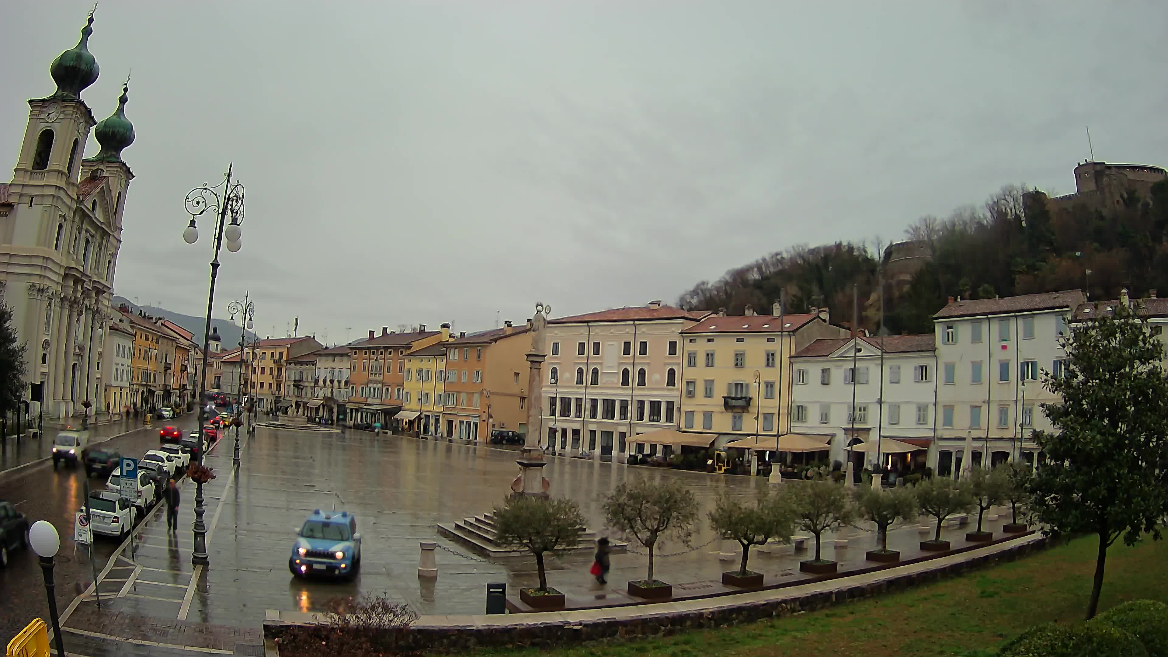Gorizia – Plaza Vittoria – iglesia de San Pedro. Ignacio