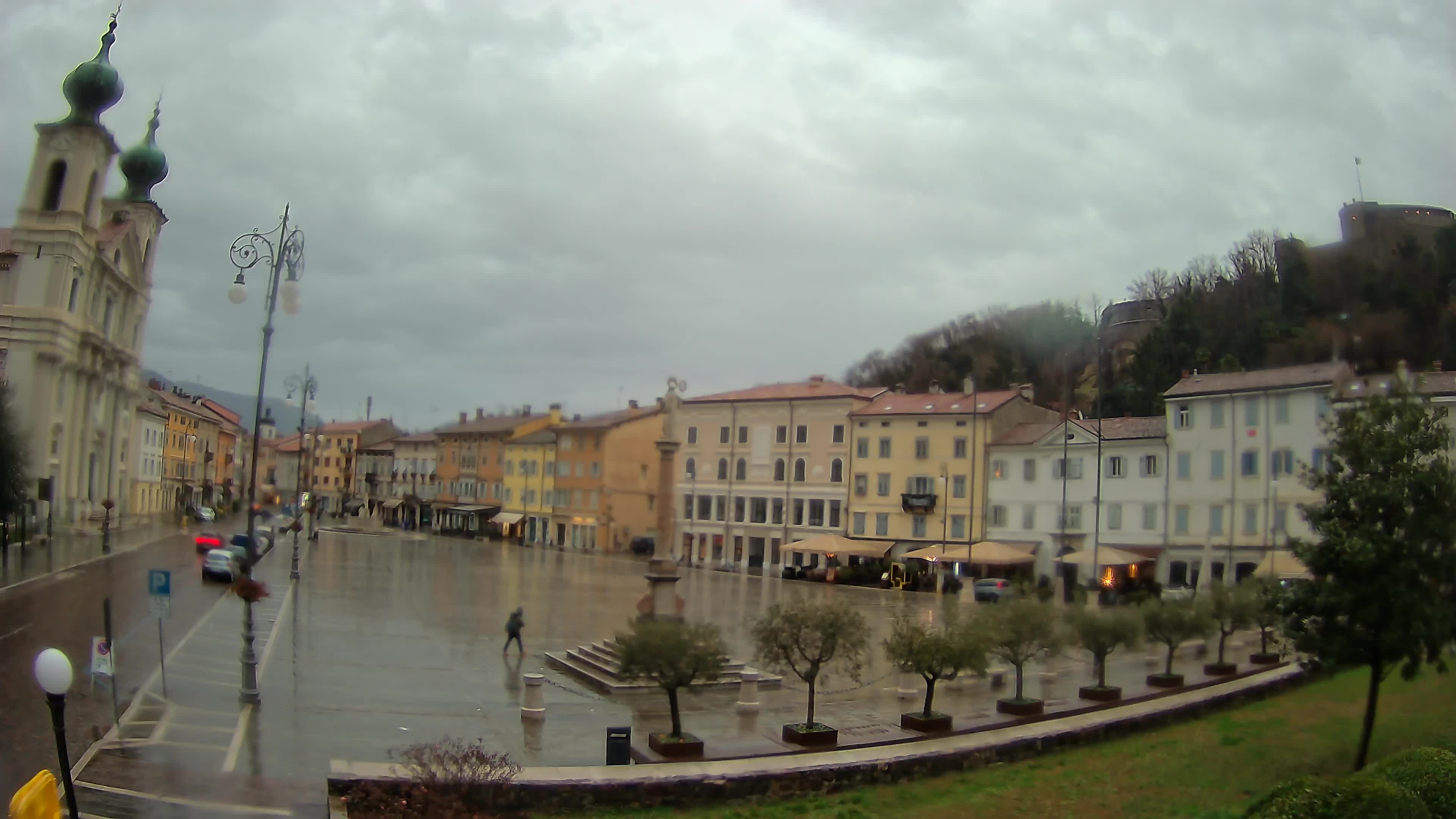 Gorizia – Plaza Vittoria – iglesia de San Pedro. Ignacio