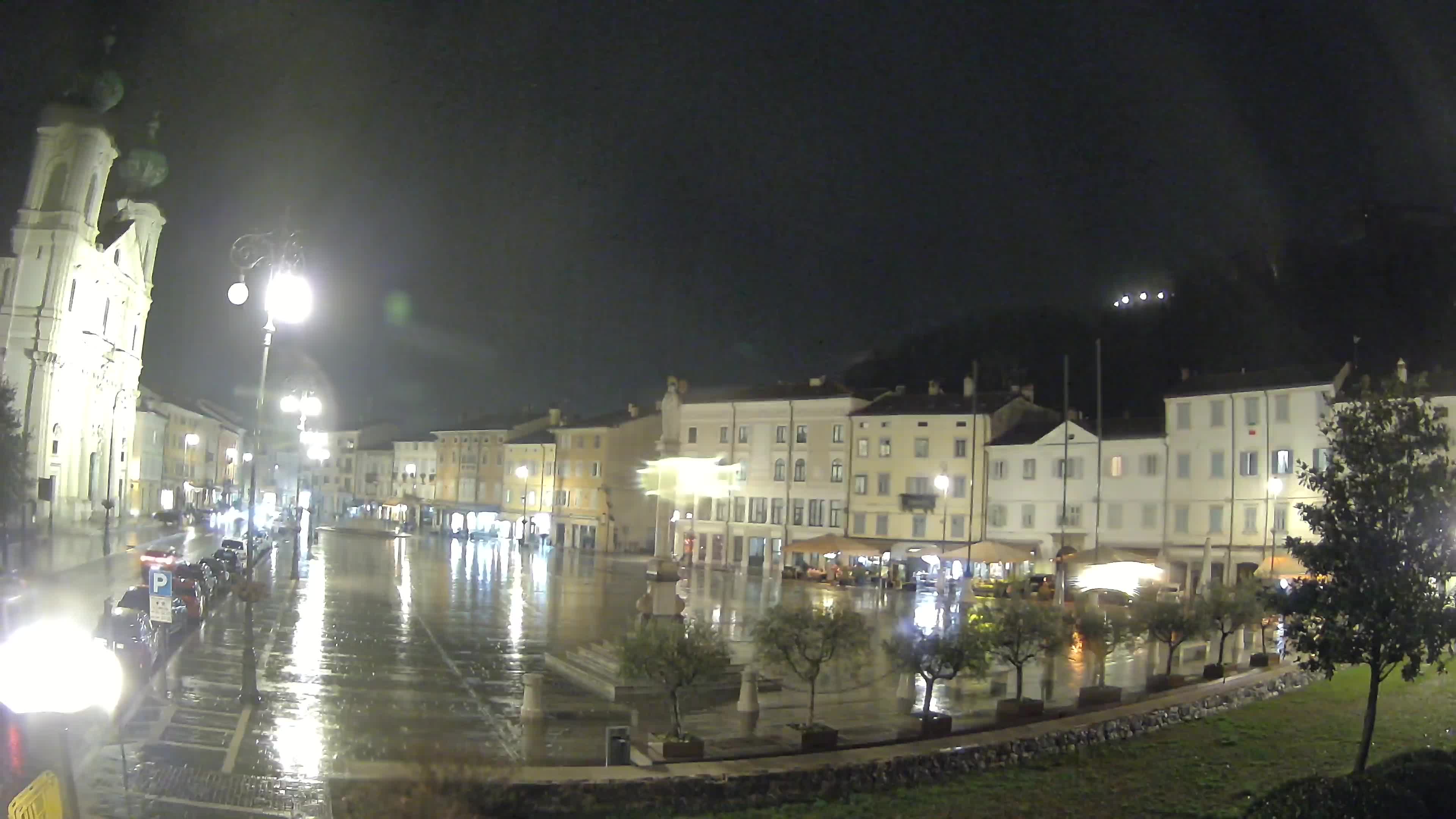 Kamera Gorica Travnik in cerkev sv. Ignacija