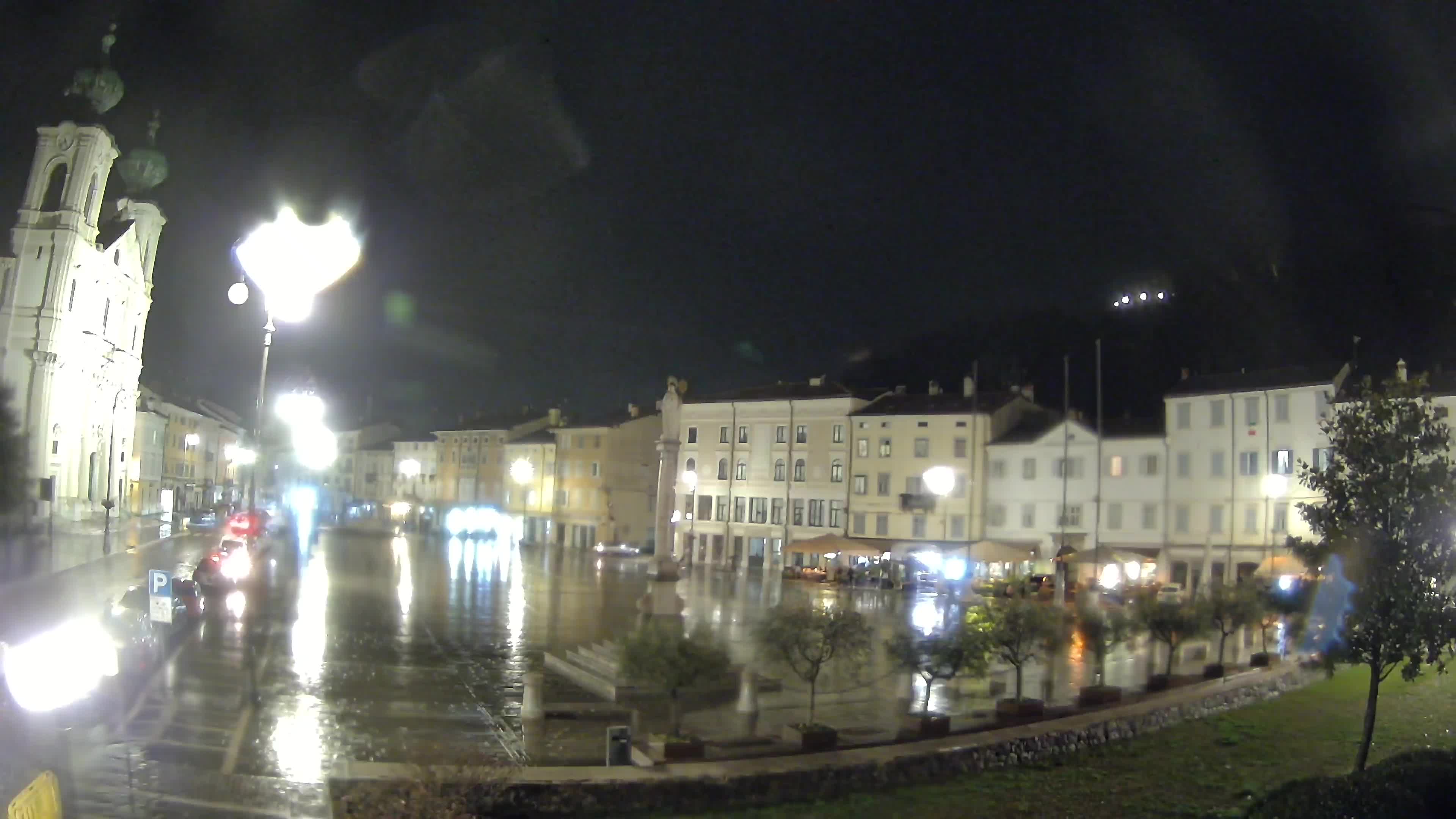Gorizia Piazza della Vittoria e chiesa di S. Ignazio