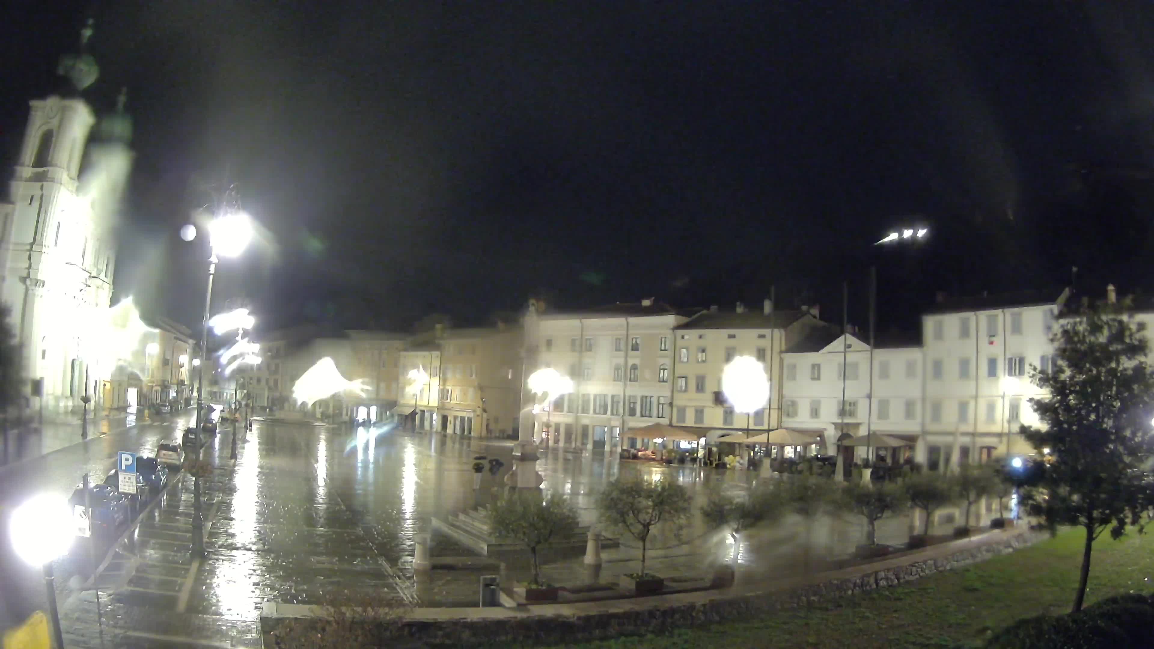 Gorizia Piazza della Vittoria e chiesa di S. Ignazio
