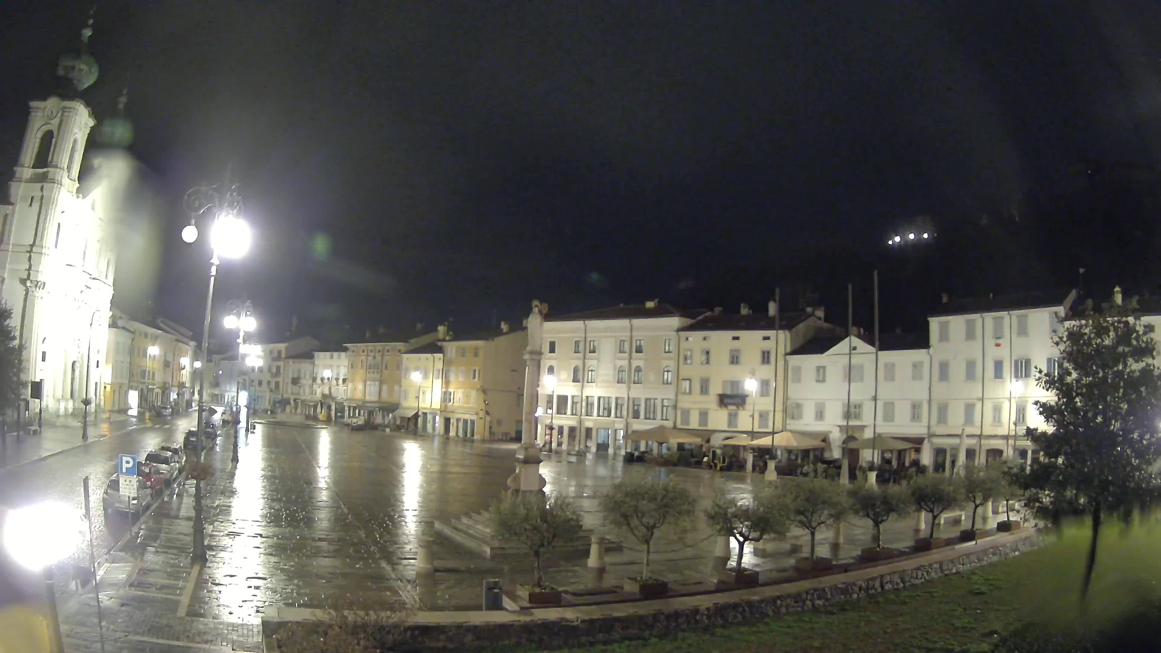 Gorizia – Plaza Vittoria – iglesia de San Pedro. Ignacio