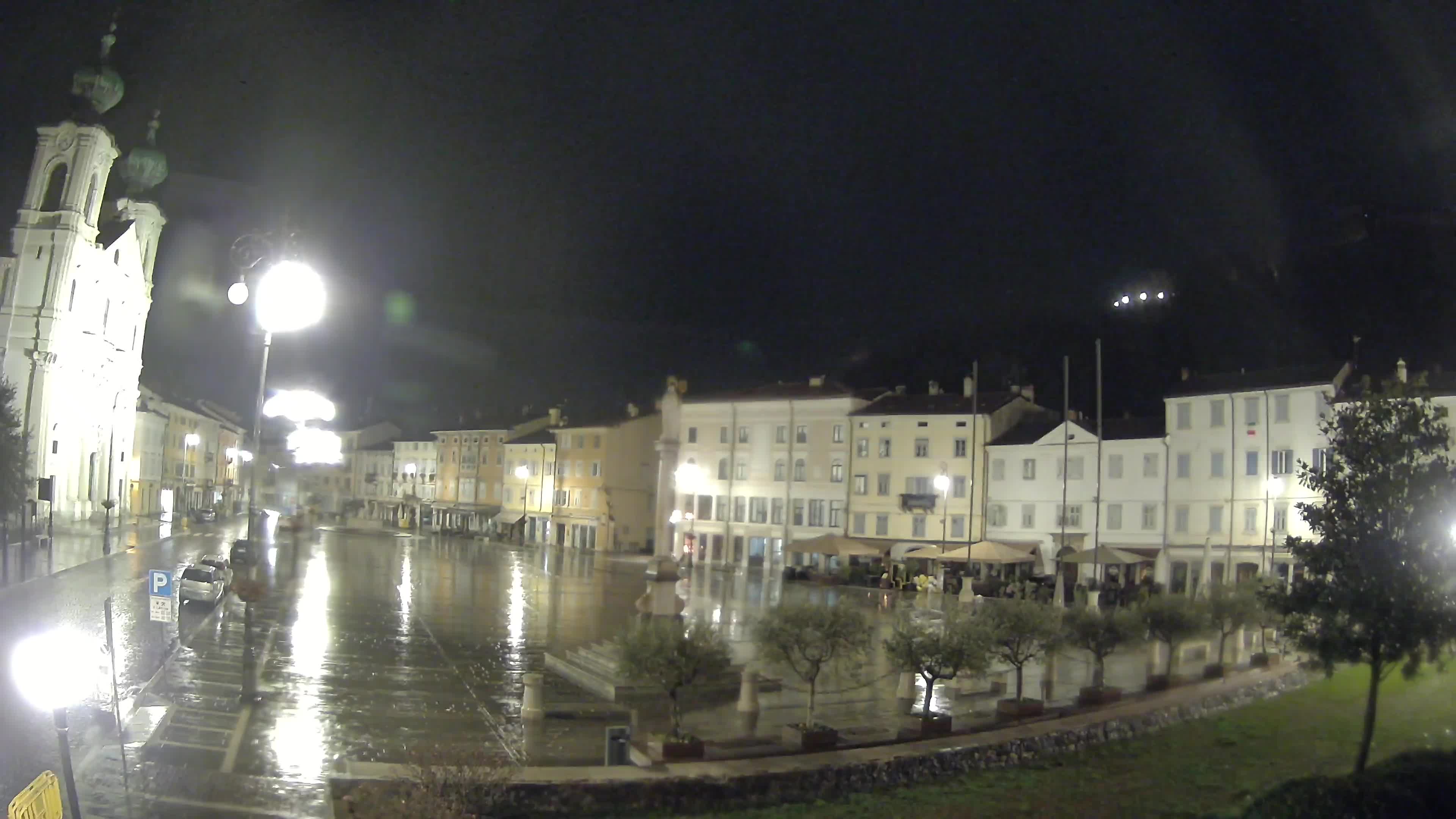 Kamera Gorica Travnik in cerkev sv. Ignacija