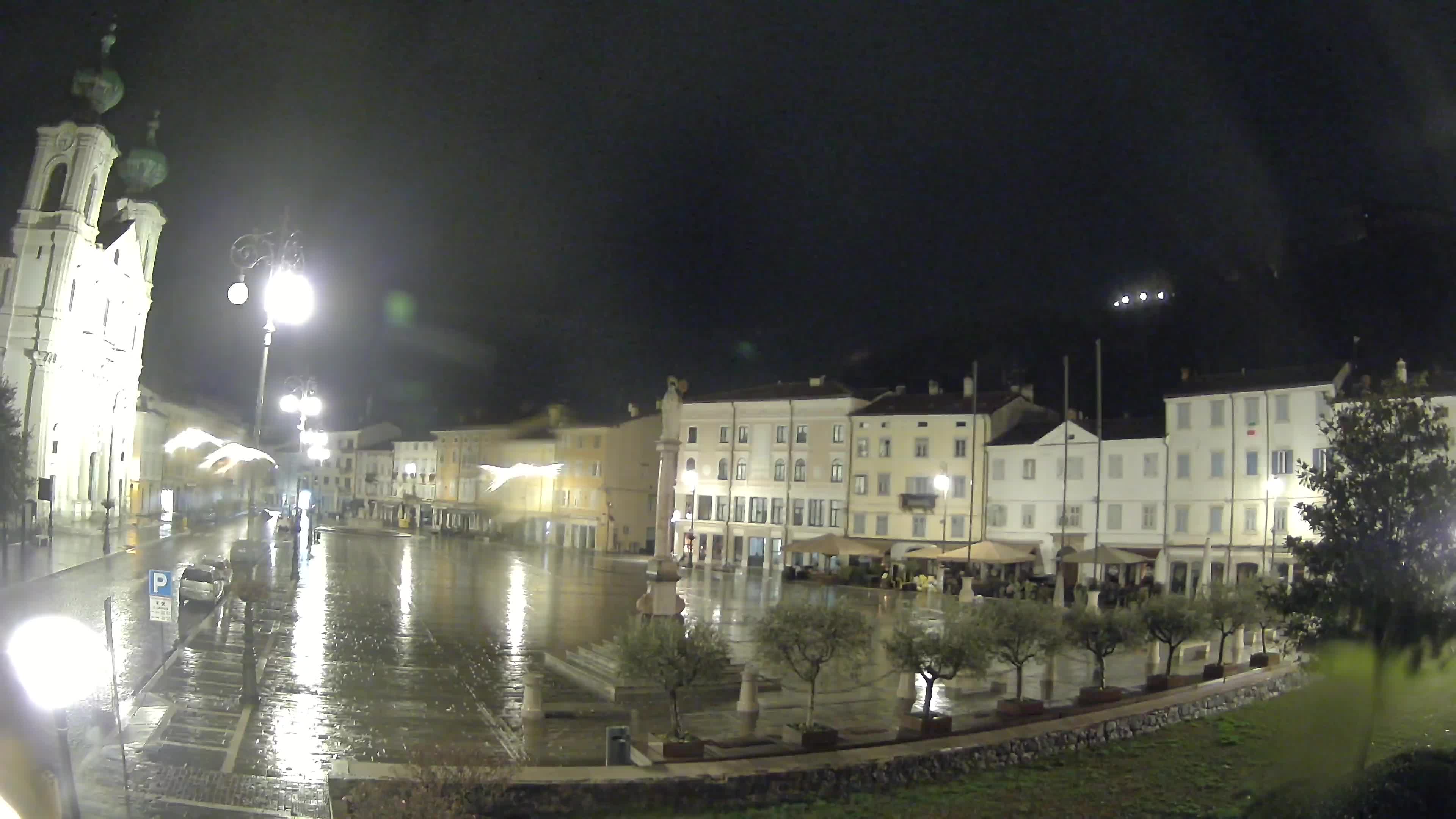 Kamera Gorica Travnik in cerkev sv. Ignacija