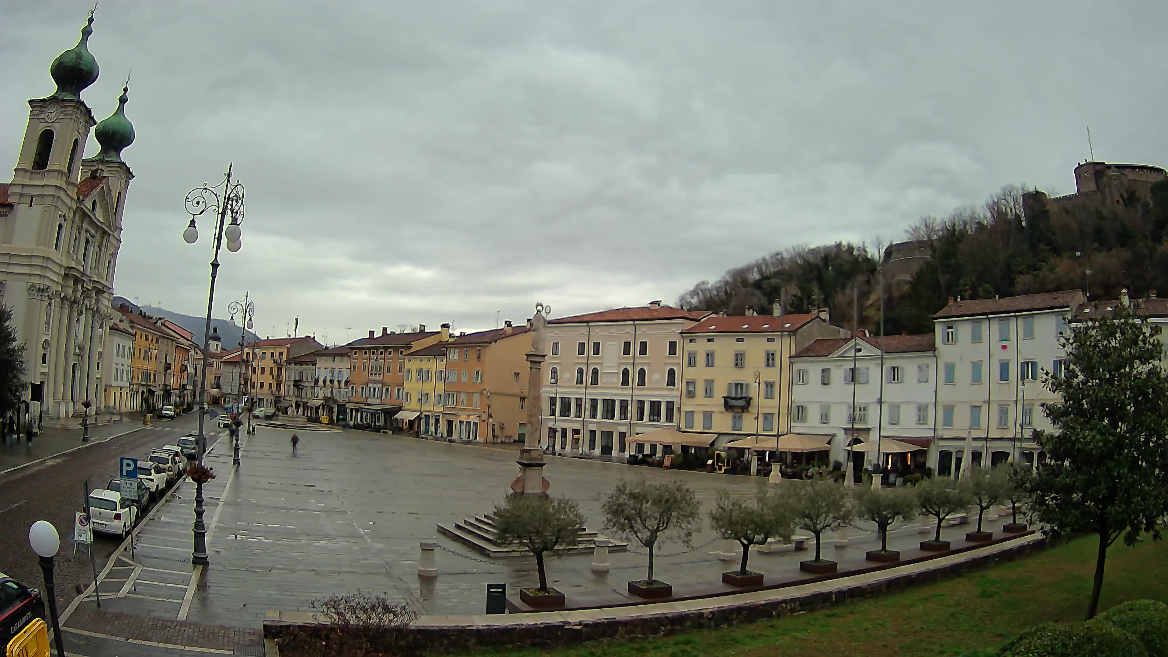 Gorizia Piazza della Vittoria e chiesa di S. Ignazio
