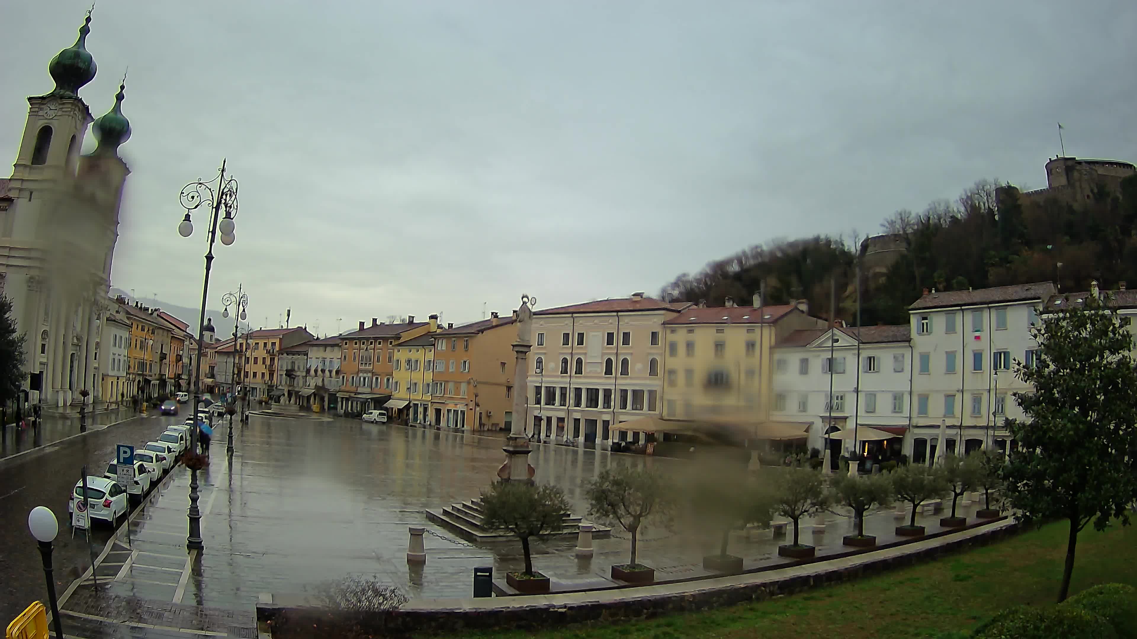 Gorizia – Plaza Vittoria – iglesia de San Pedro. Ignacio