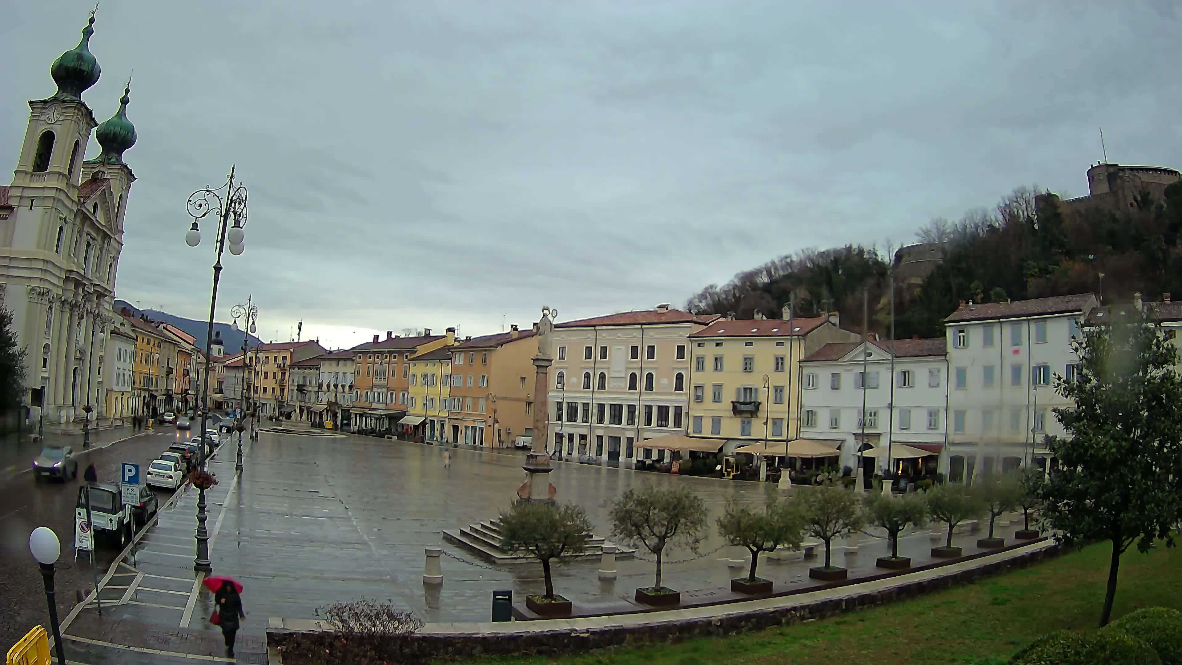 Gorizia Piazza della Vittoria e chiesa di S. Ignazio