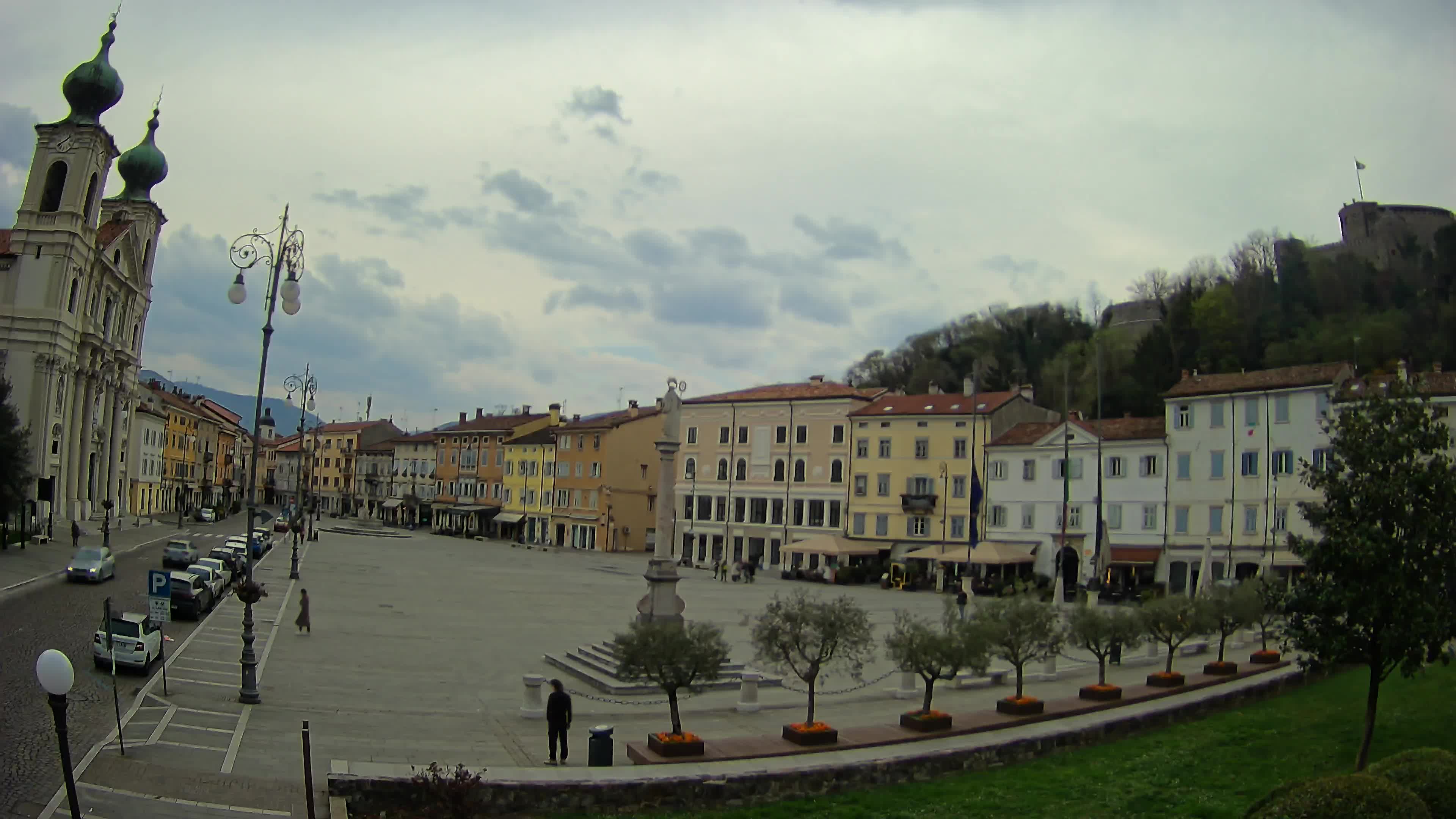 Gorizia Piazza della Vittoria e chiesa di S. Ignazio