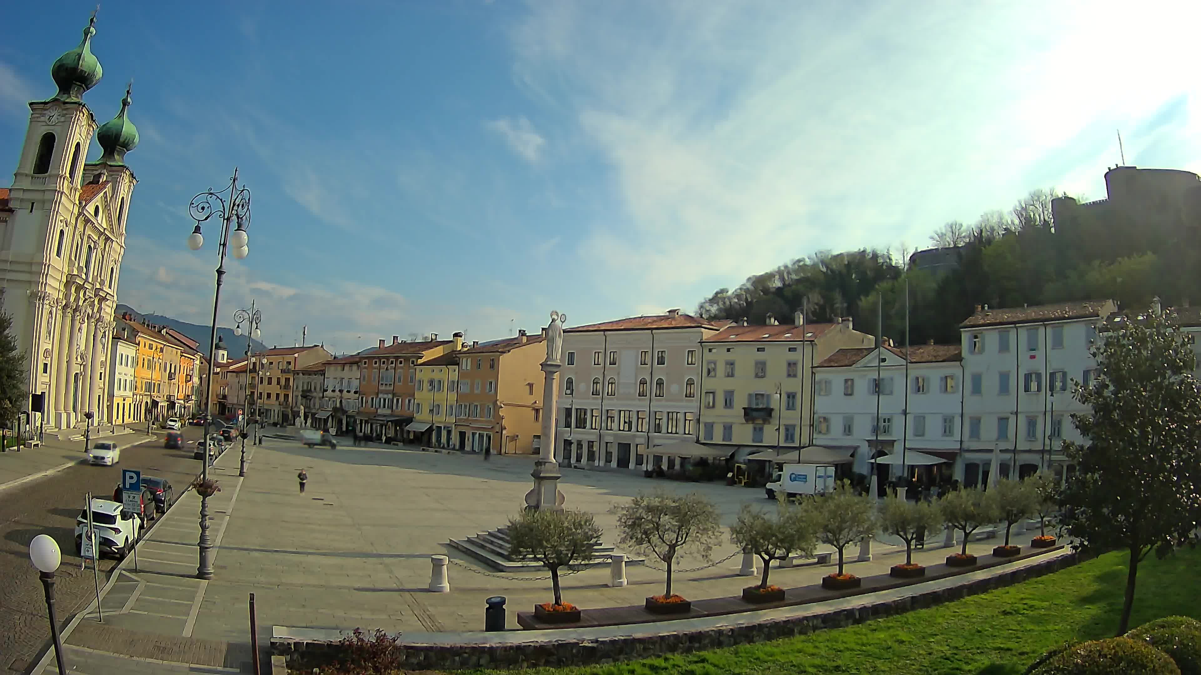 Gorizia – Plaza Vittoria – iglesia de San Pedro. Ignacio