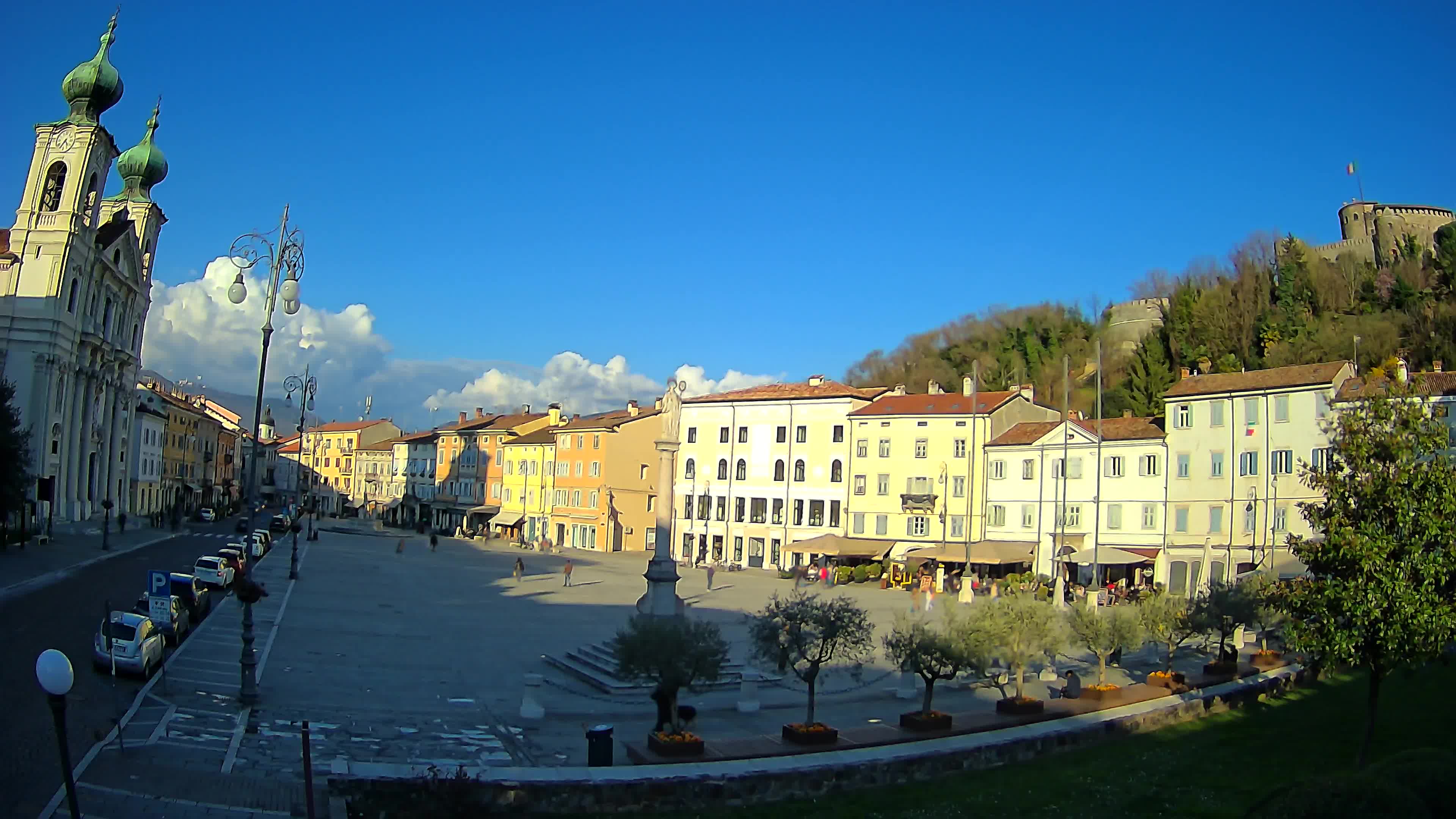 Gorizia – Plaza Vittoria – iglesia de San Pedro. Ignacio