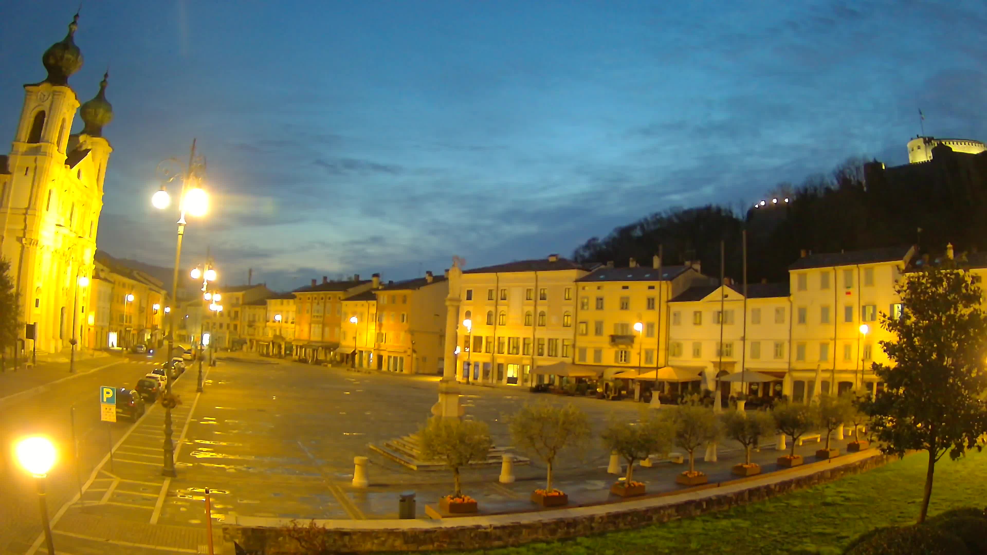 Gorizia Piazza della Vittoria e chiesa di S. Ignazio