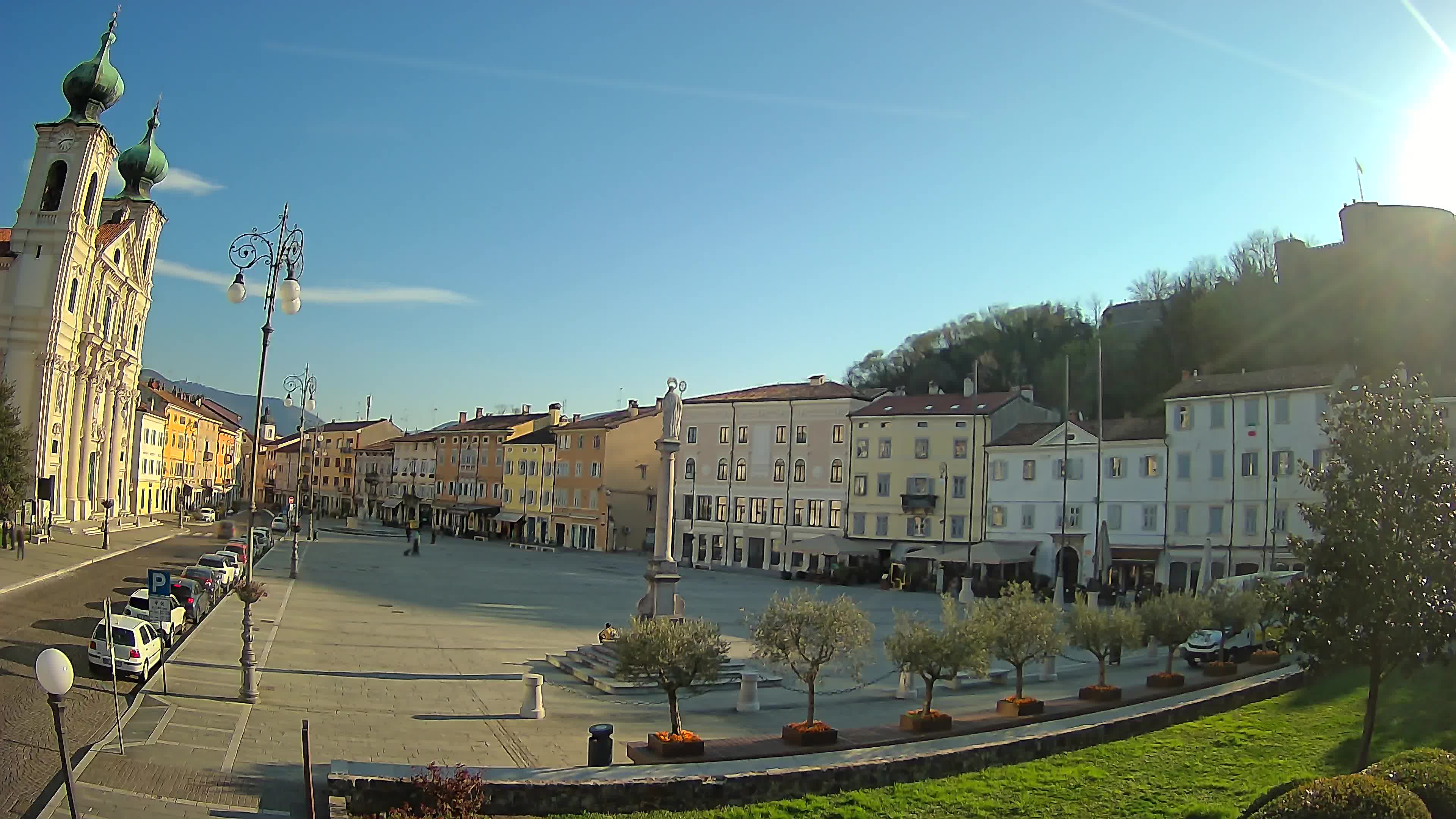 Kamera Gorica Travnik in cerkev sv. Ignacija