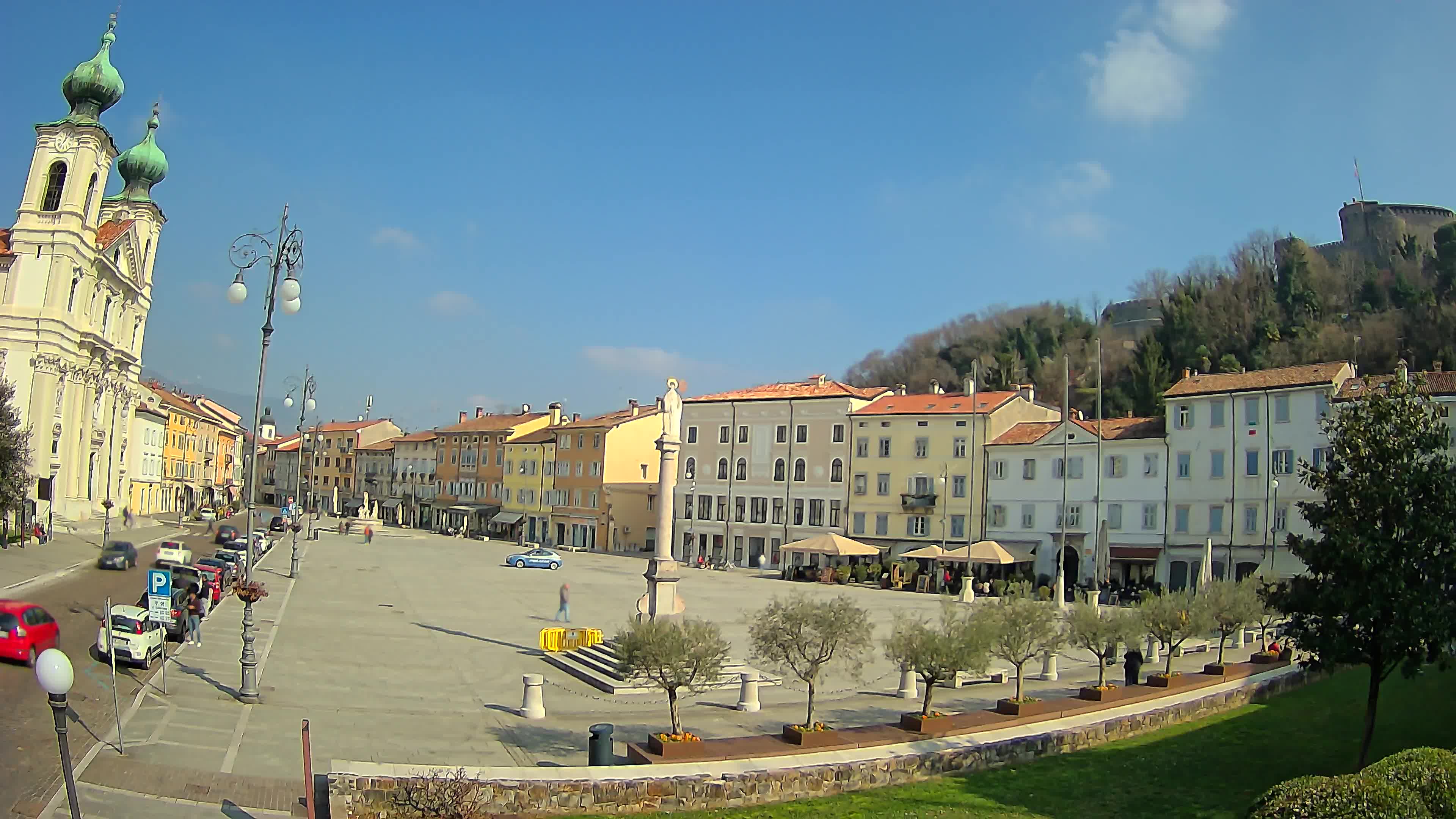 Gorizia Piazza della Vittoria e chiesa di S. Ignazio