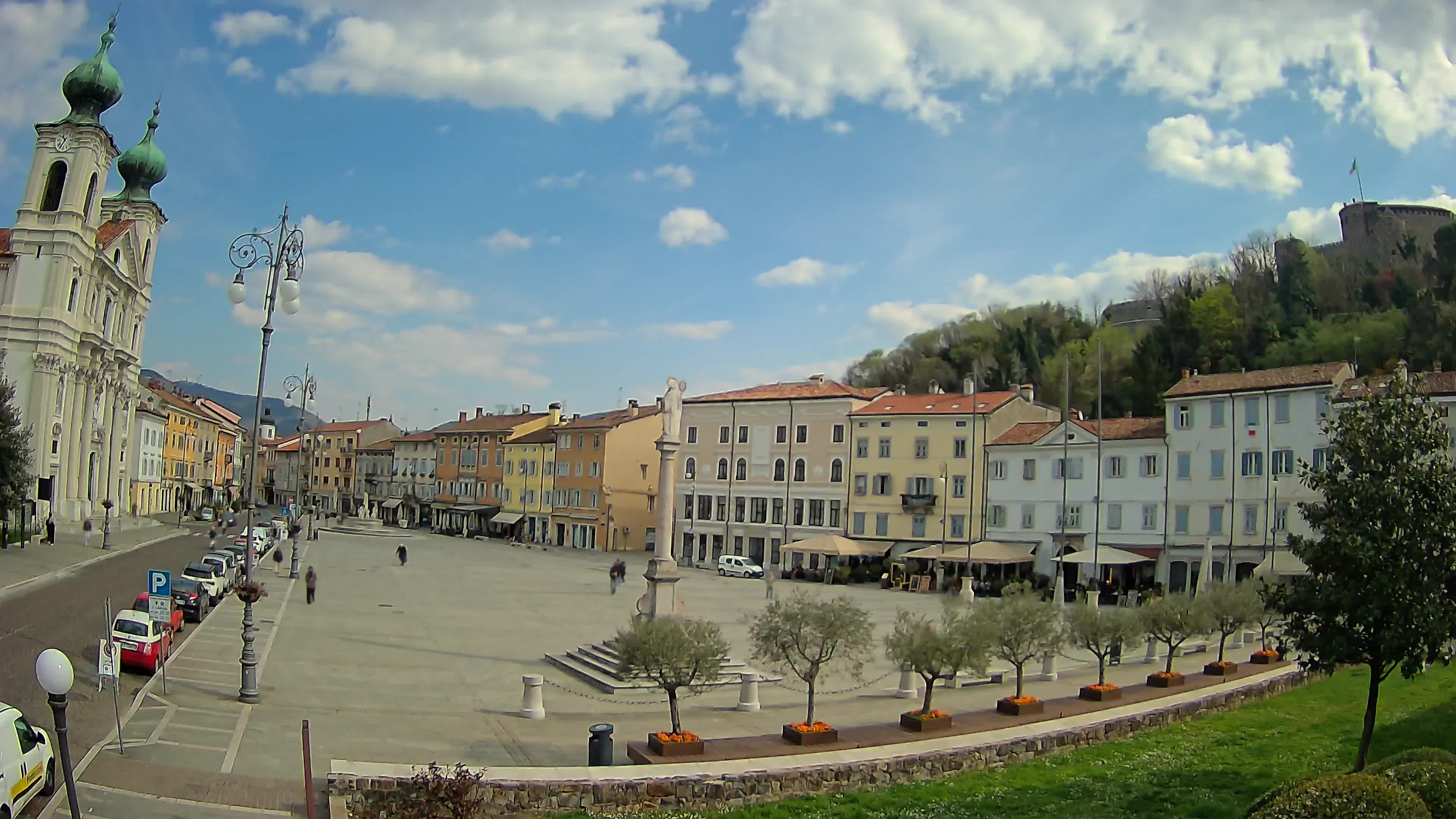 Gorizia Piazza della Vittoria e chiesa di S. Ignazio