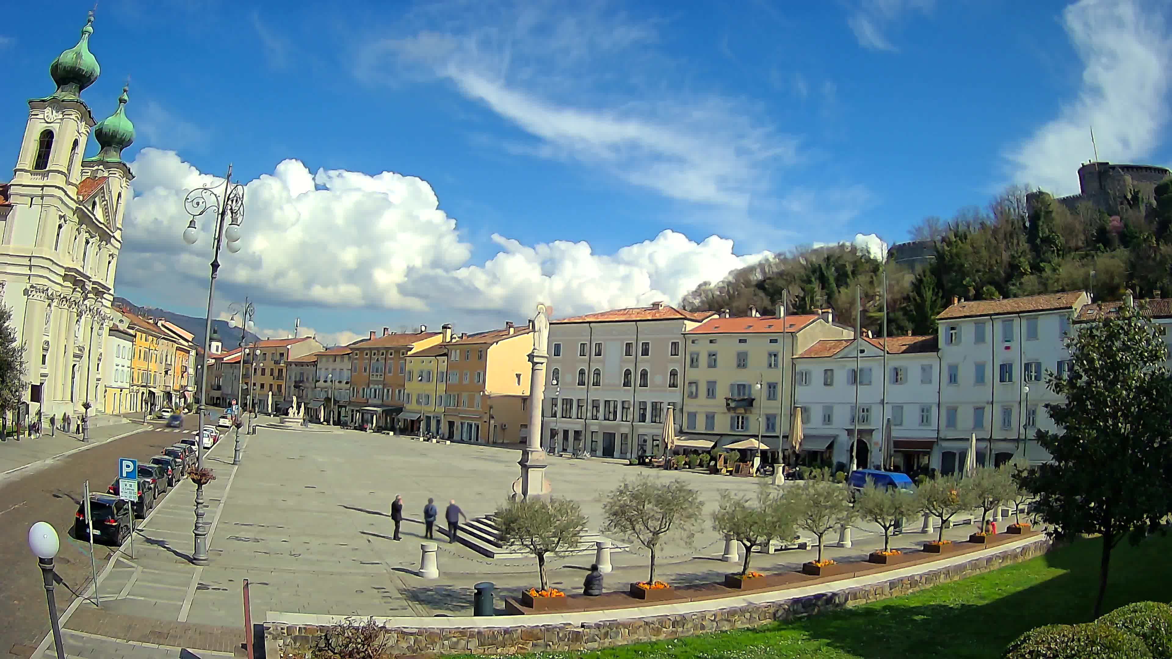 Gorizia – Plaza Vittoria – iglesia de San Pedro. Ignacio
