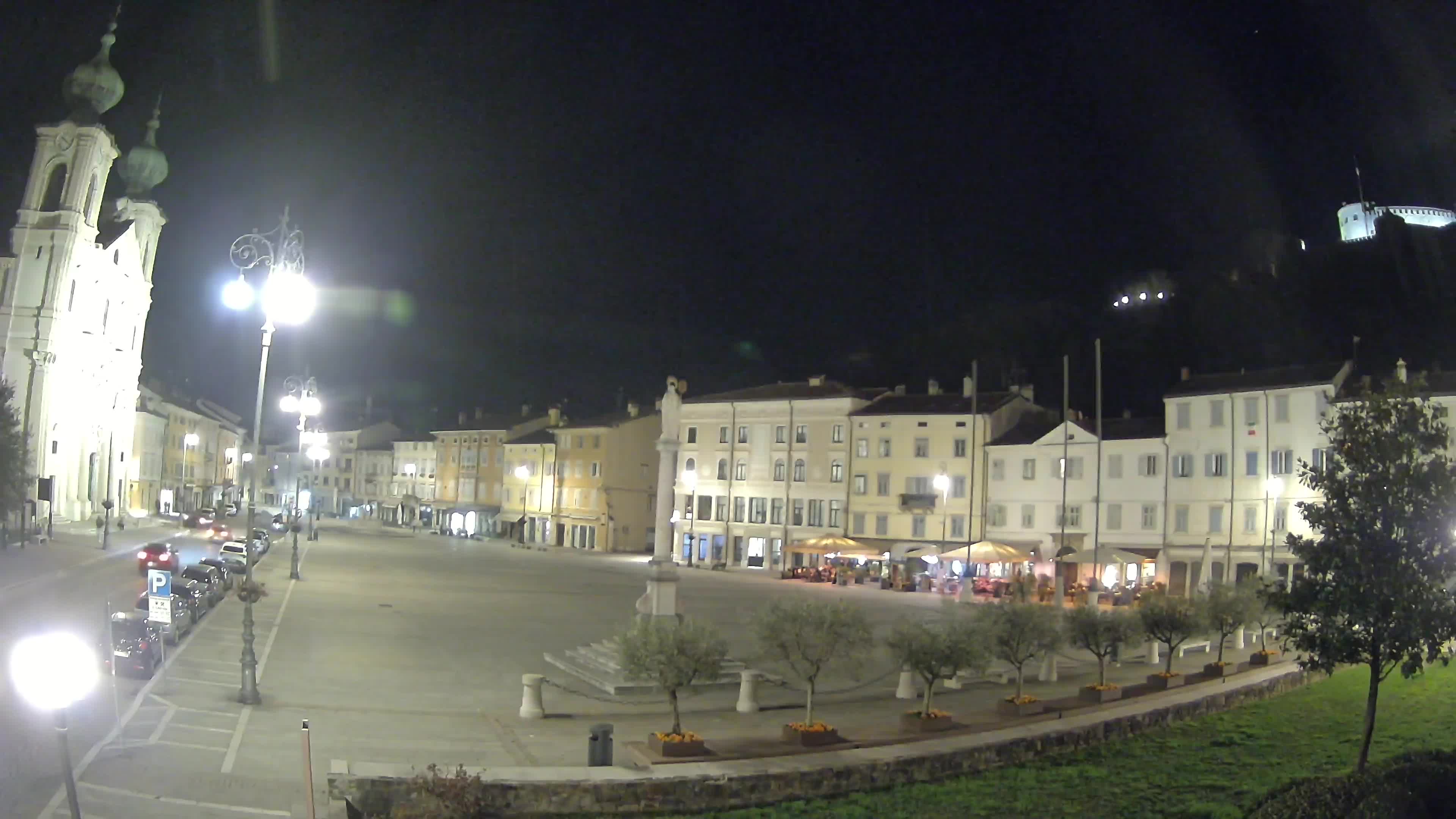 Kamera Gorica Travnik in cerkev sv. Ignacija