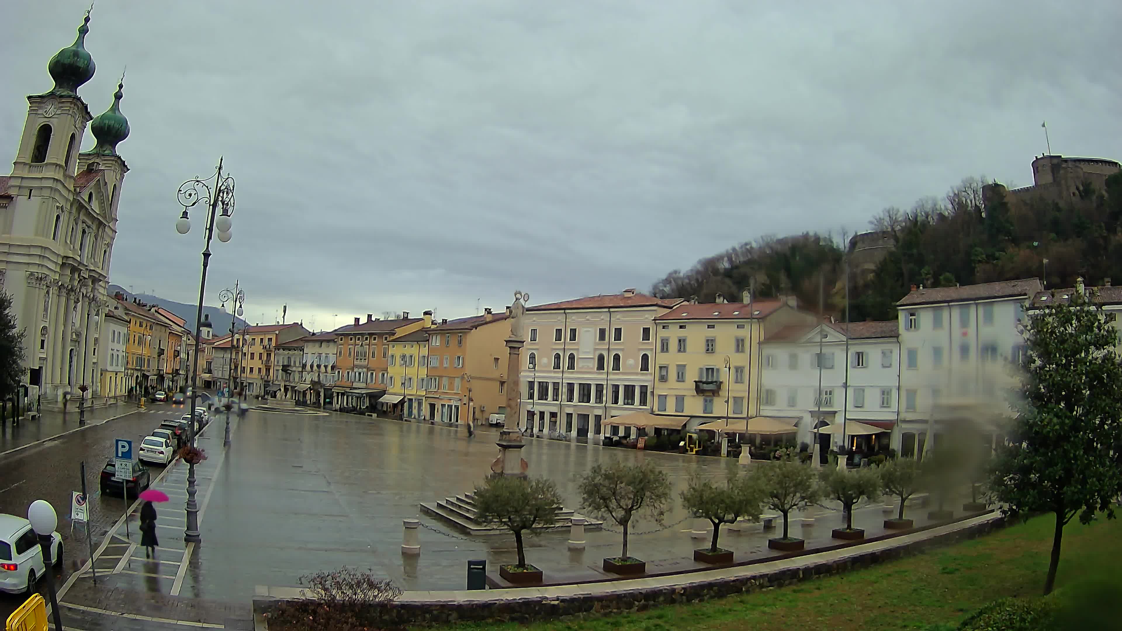 Gorizia – Plaza Vittoria – iglesia de San Pedro. Ignacio