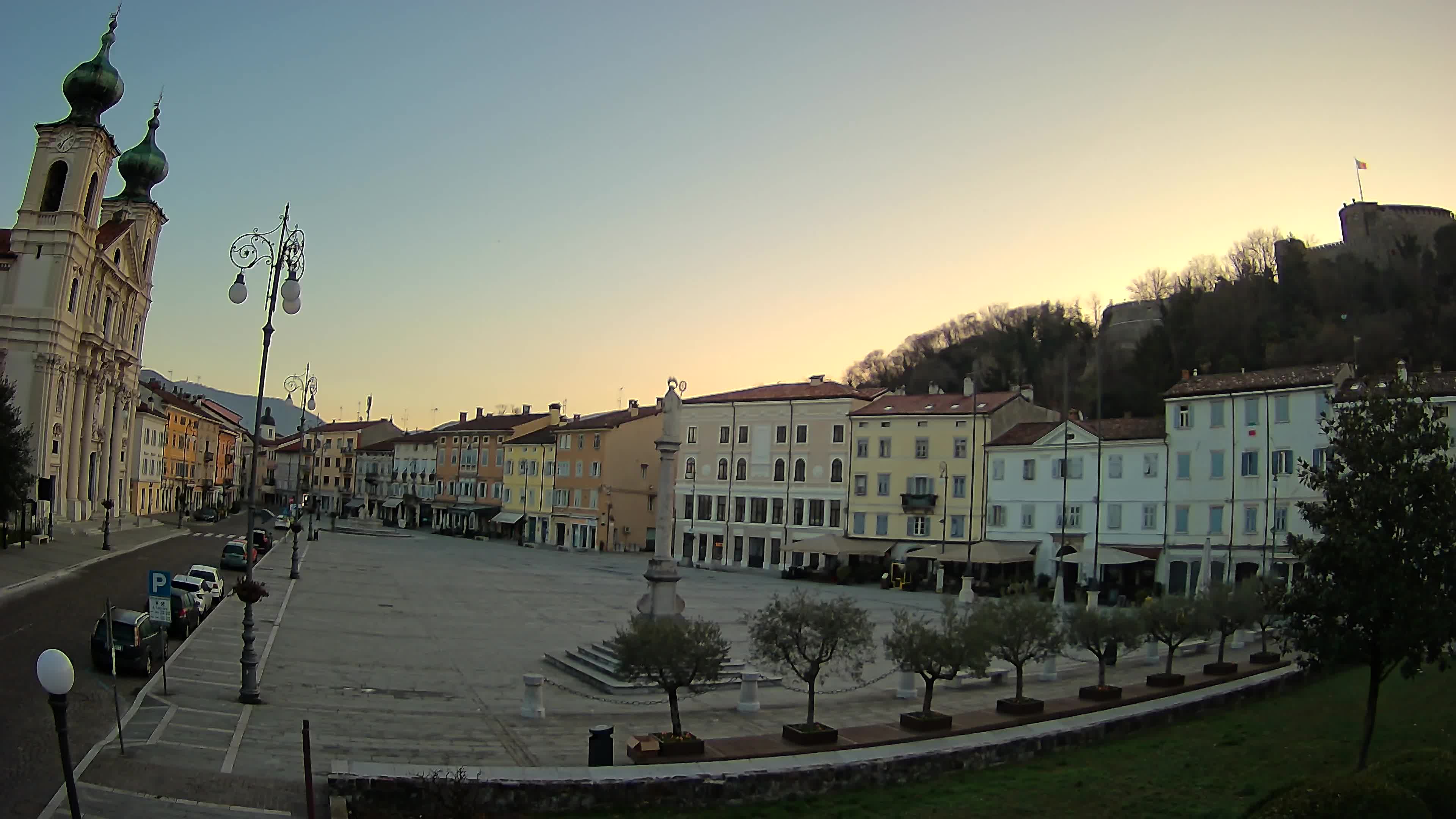 Gorizia – Plaza Vittoria – iglesia de San Pedro. Ignacio