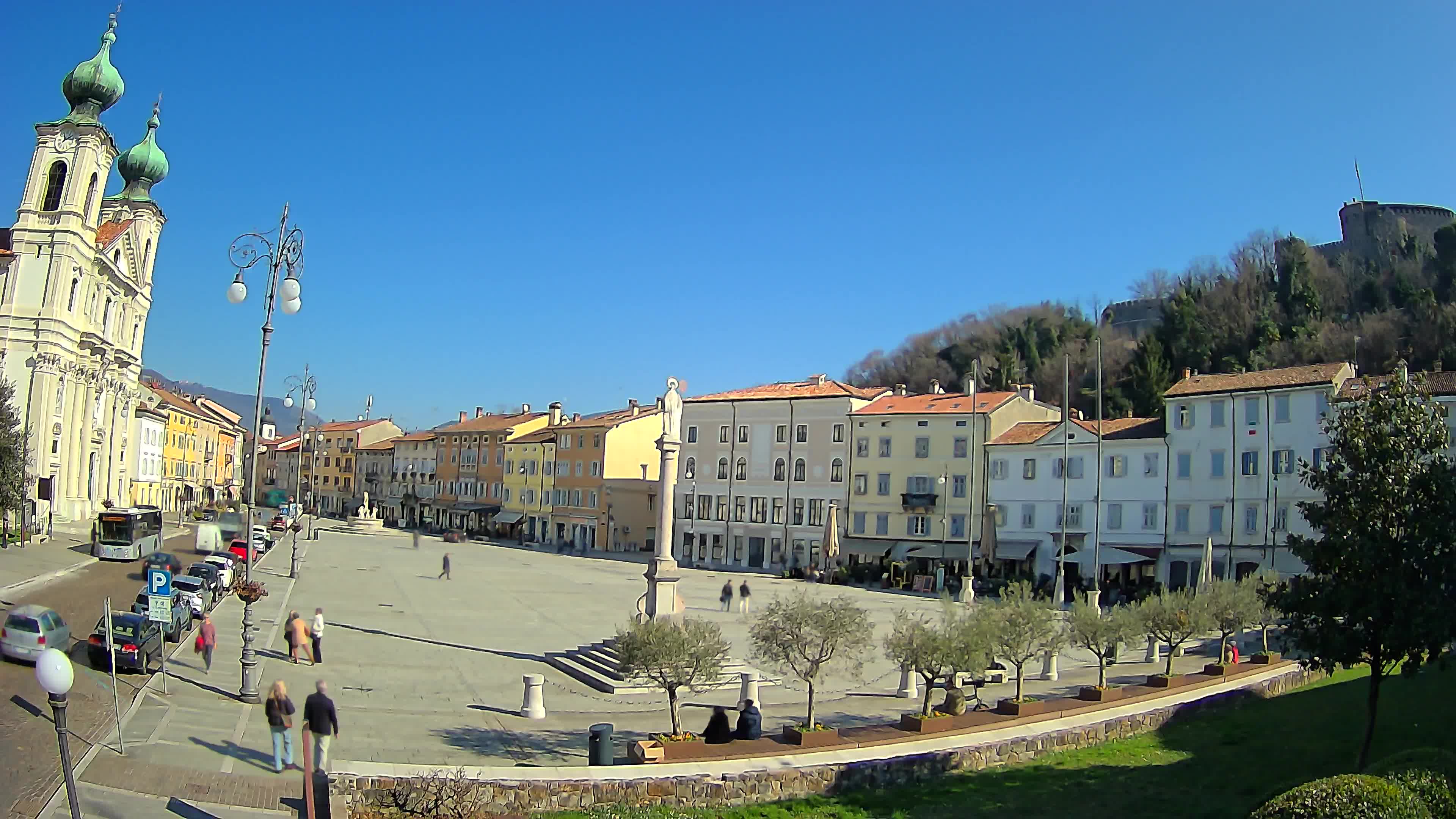 Gorizia Piazza della Vittoria e chiesa di S. Ignazio