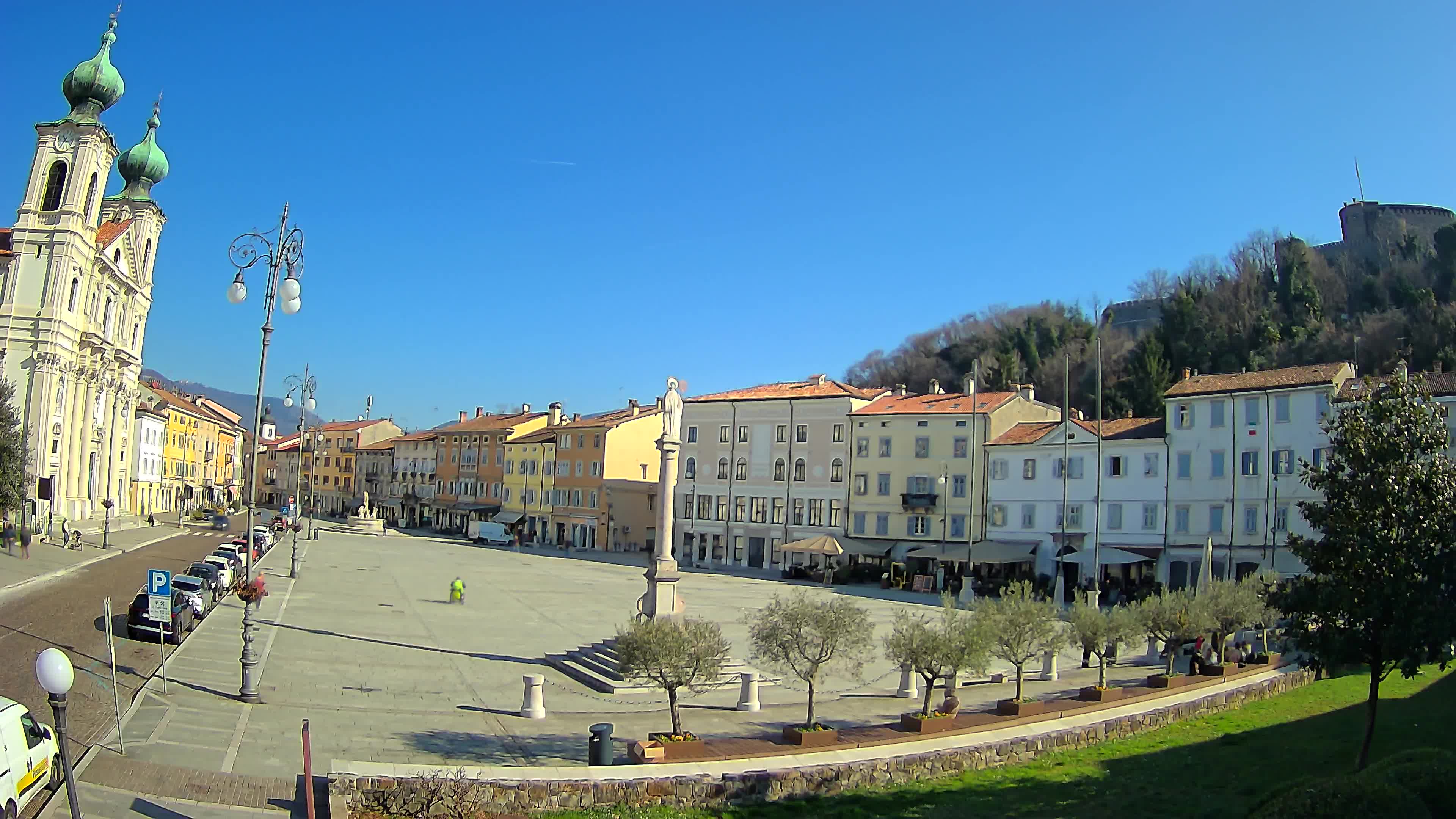 Gorizia – Plaza Vittoria – iglesia de San Pedro. Ignacio