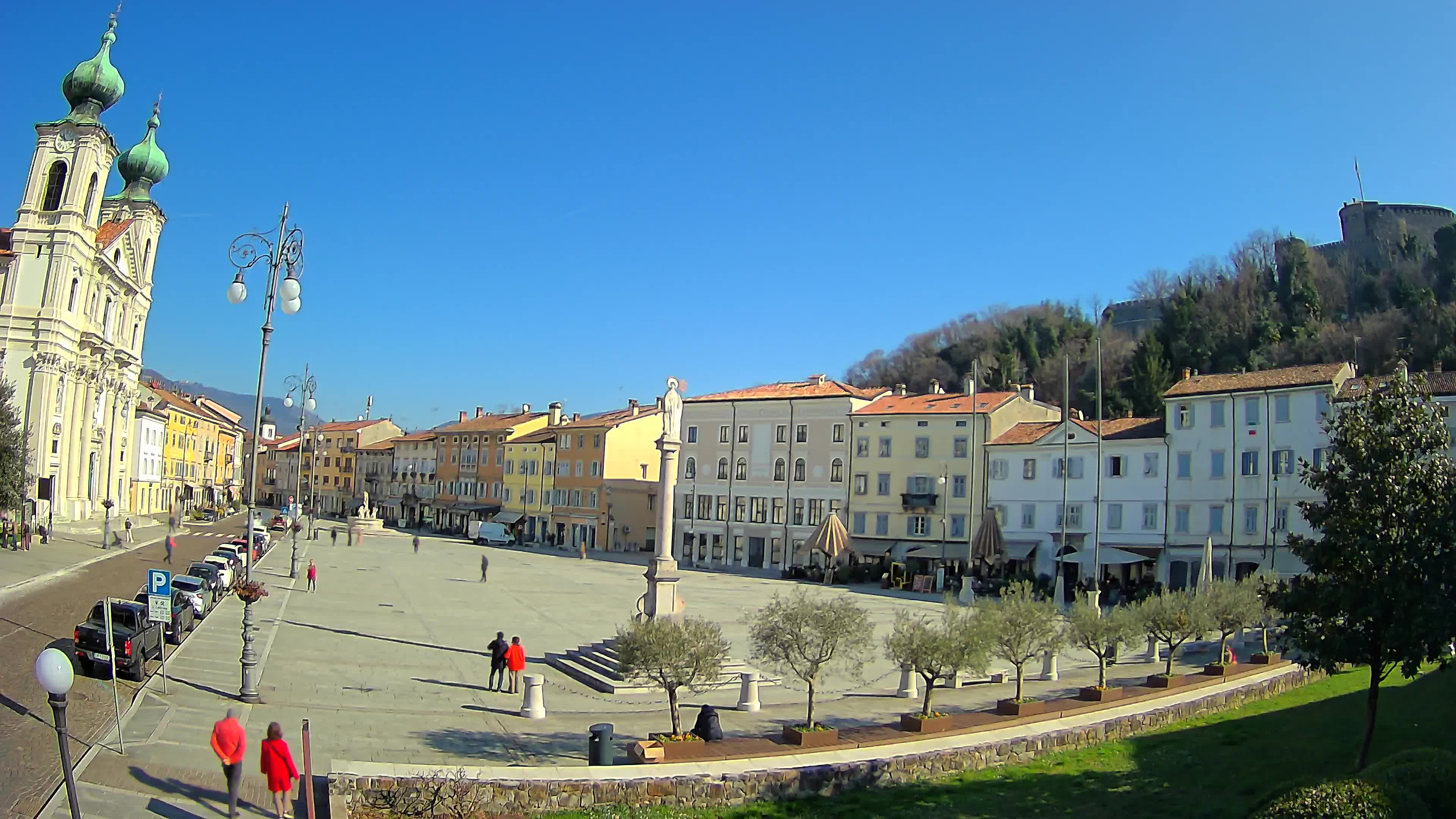 Gorizia – Plaza Vittoria – iglesia de San Pedro. Ignacio