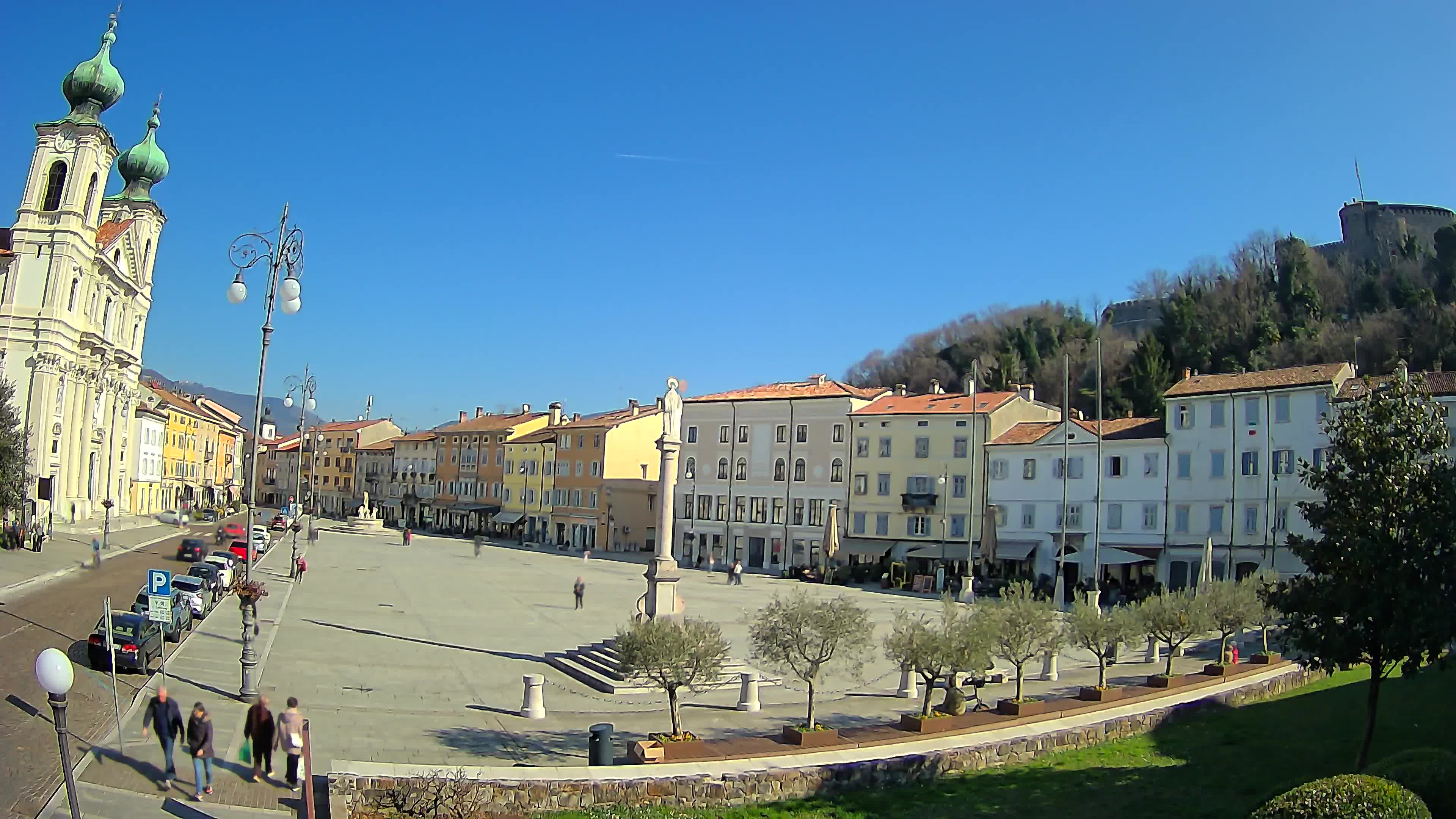 Gorizia Piazza della Vittoria e chiesa di S. Ignazio