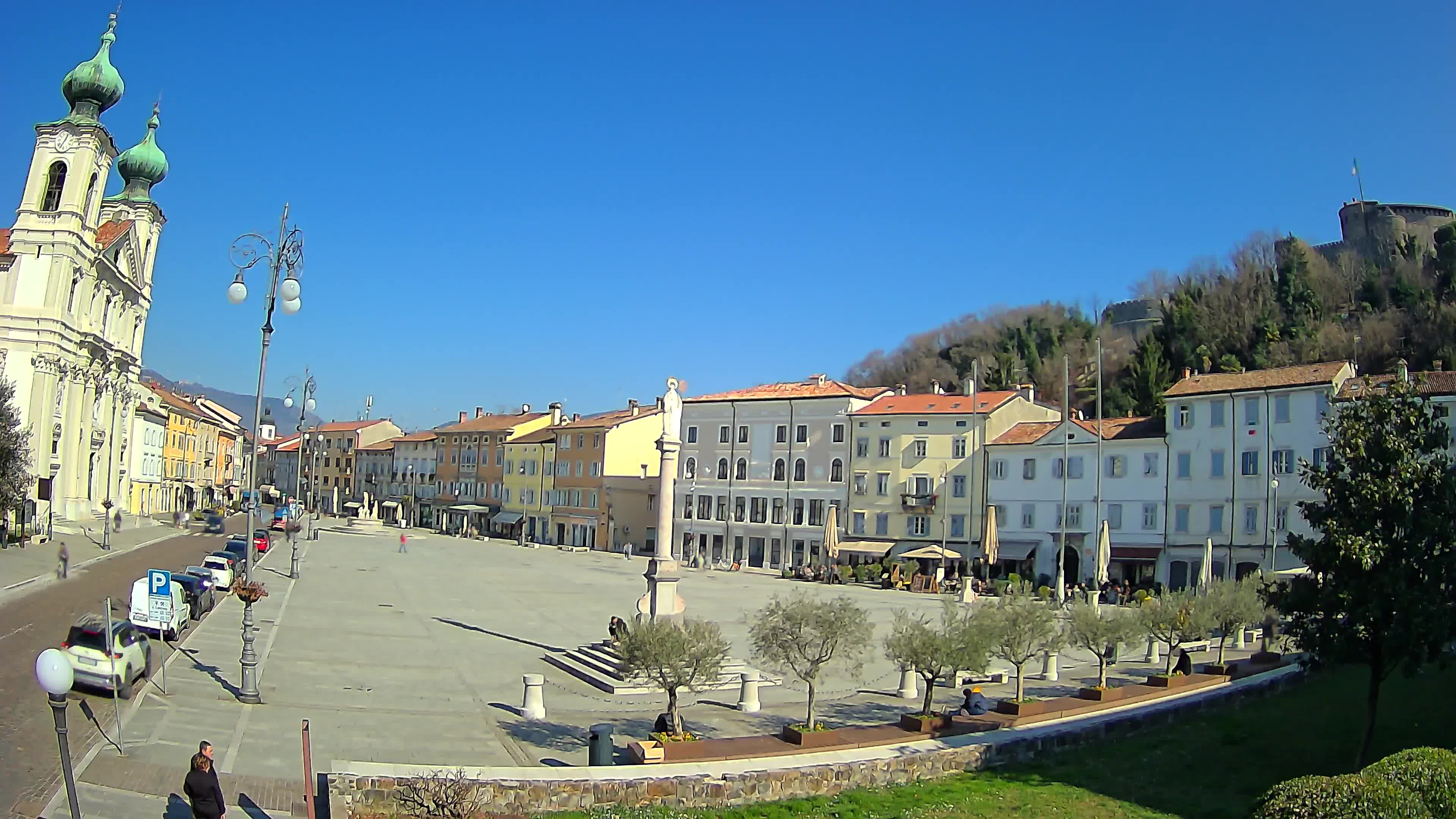 Gorizia Piazza della Vittoria e chiesa di S. Ignazio