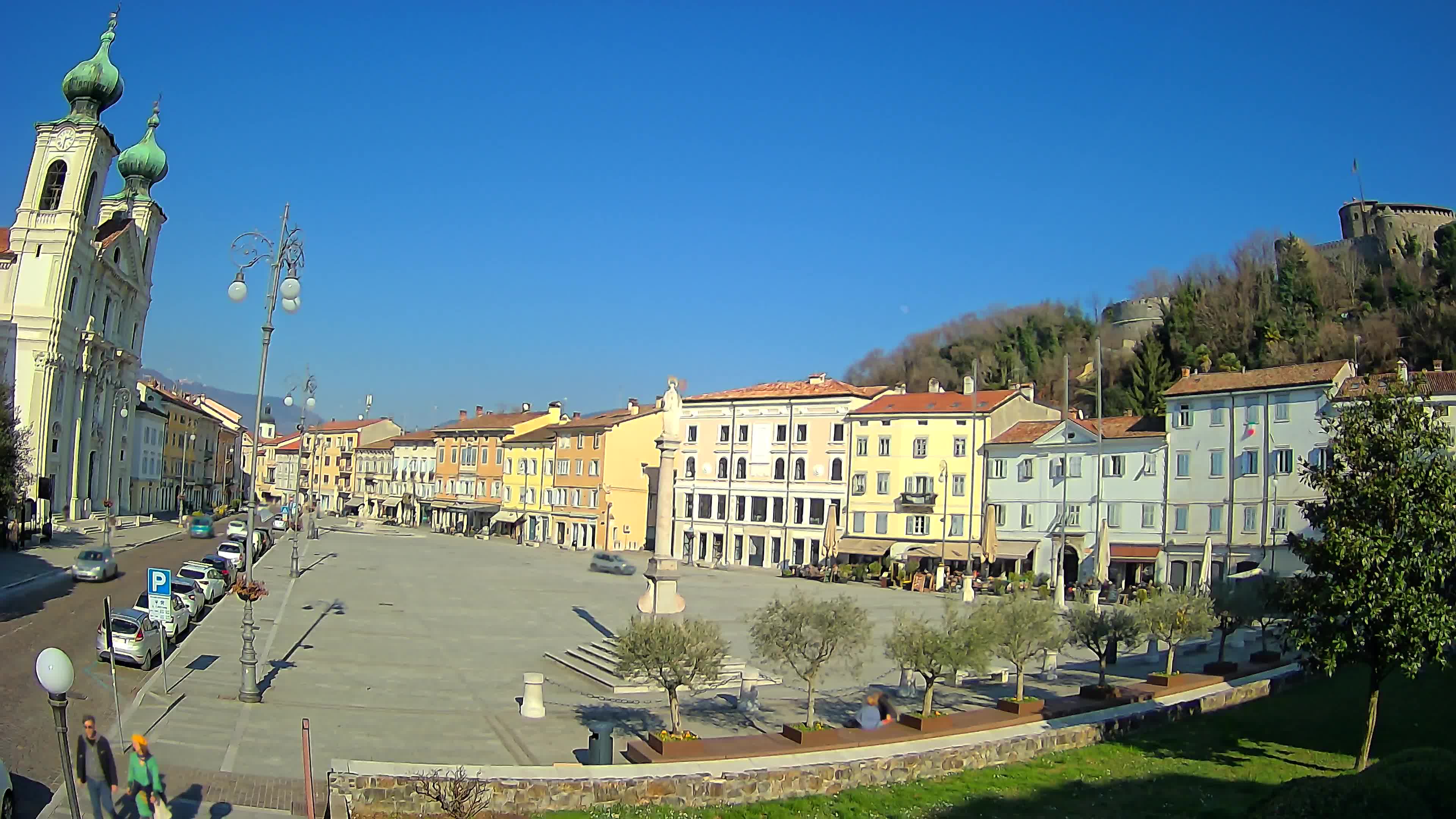 Gorizia – Plaza Vittoria – iglesia de San Pedro. Ignacio