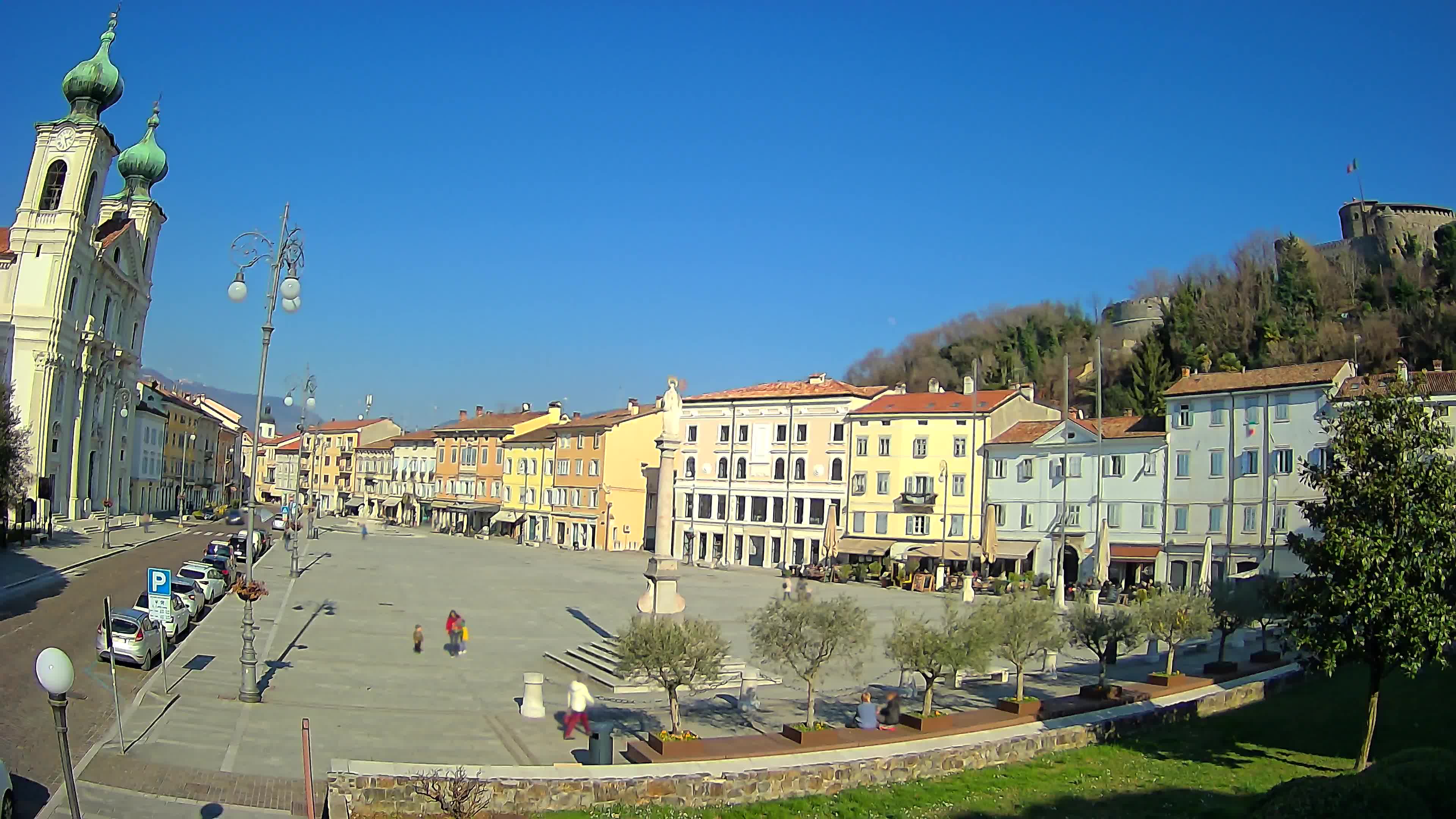 Gorizia Piazza della Vittoria e chiesa di S. Ignazio