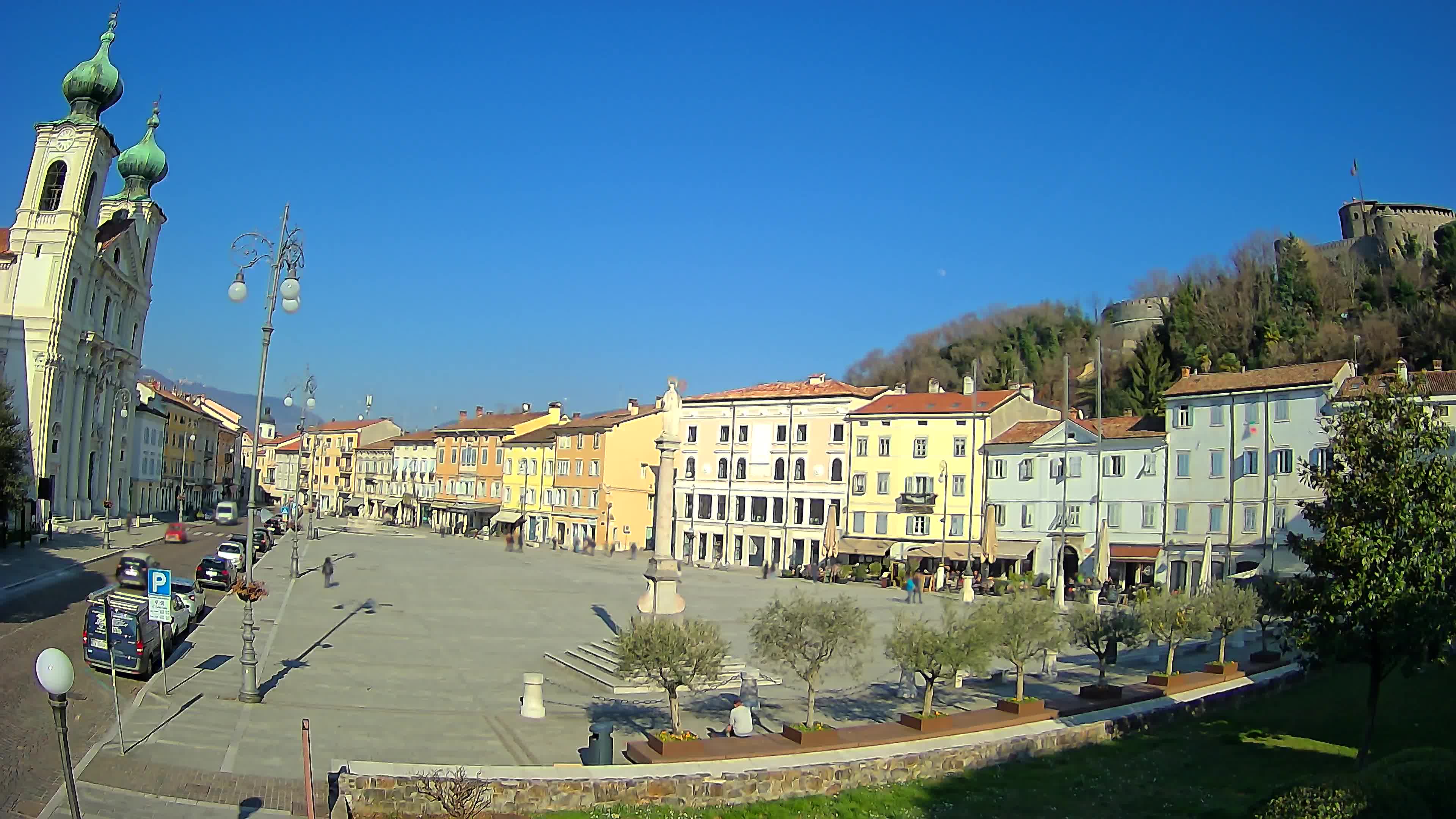 Gorizia – Plaza Vittoria – iglesia de San Pedro. Ignacio
