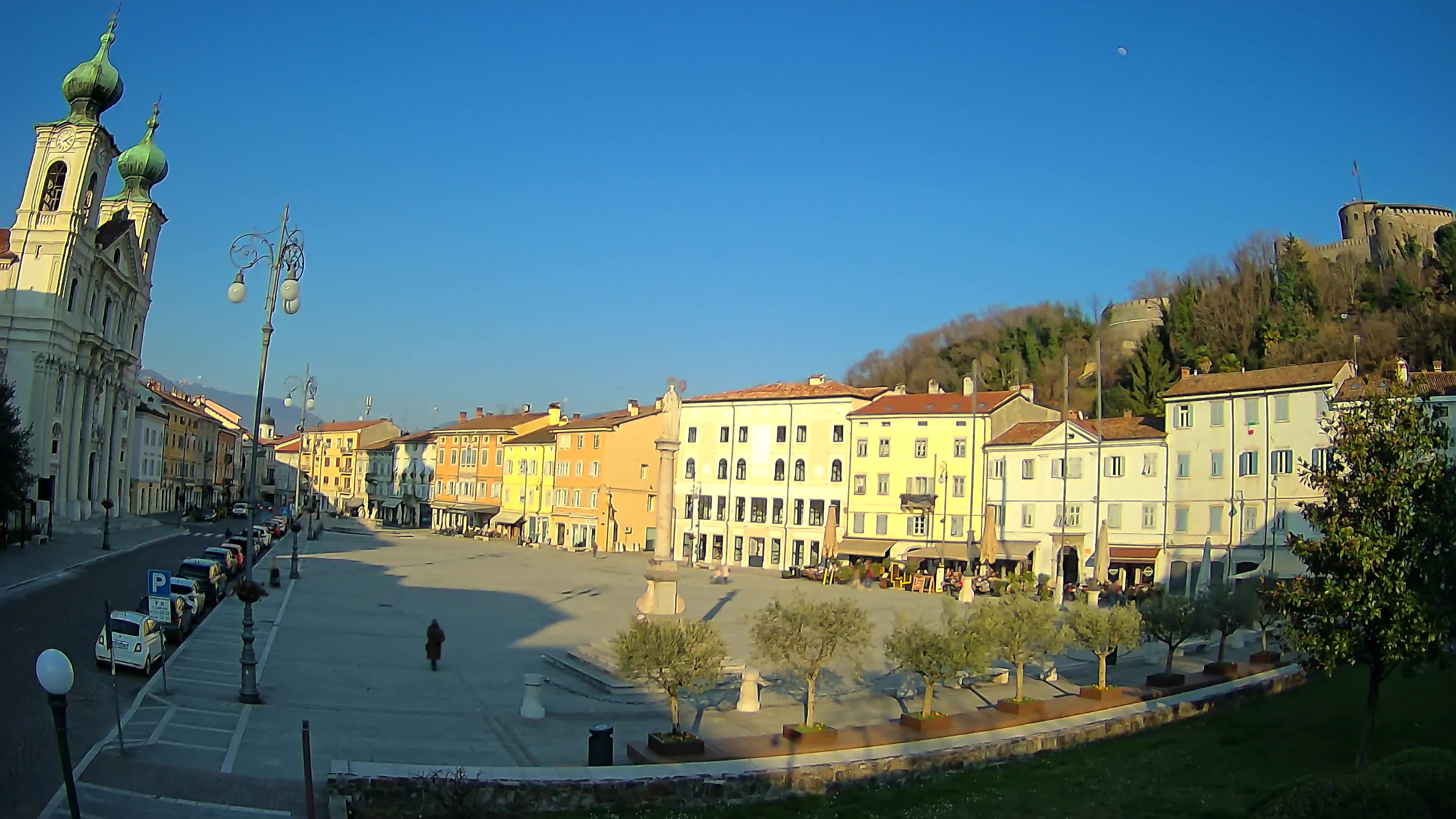 Gorizia Piazza della Vittoria e chiesa di S. Ignazio