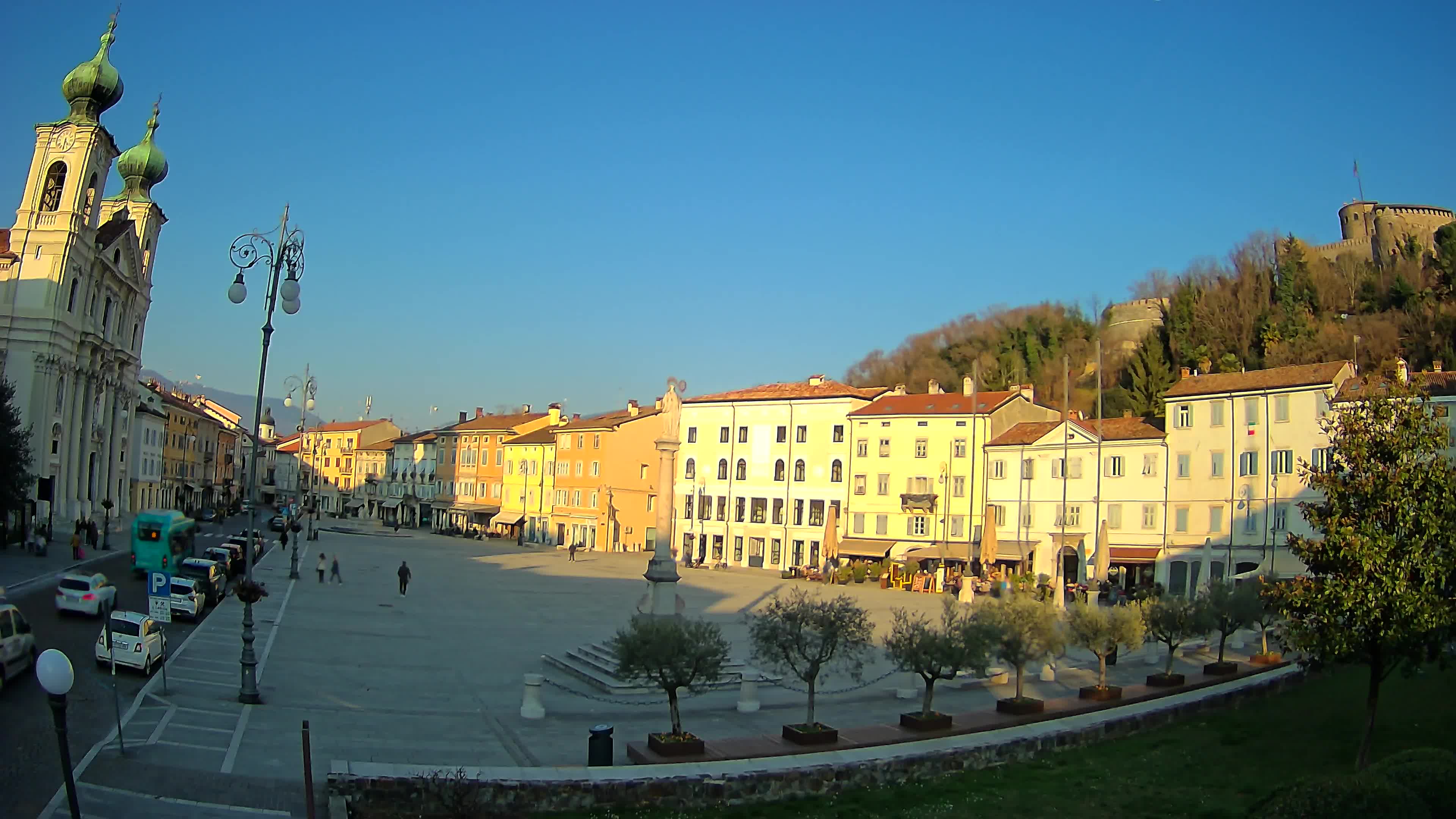 Gorizia Piazza della Vittoria e chiesa di S. Ignazio