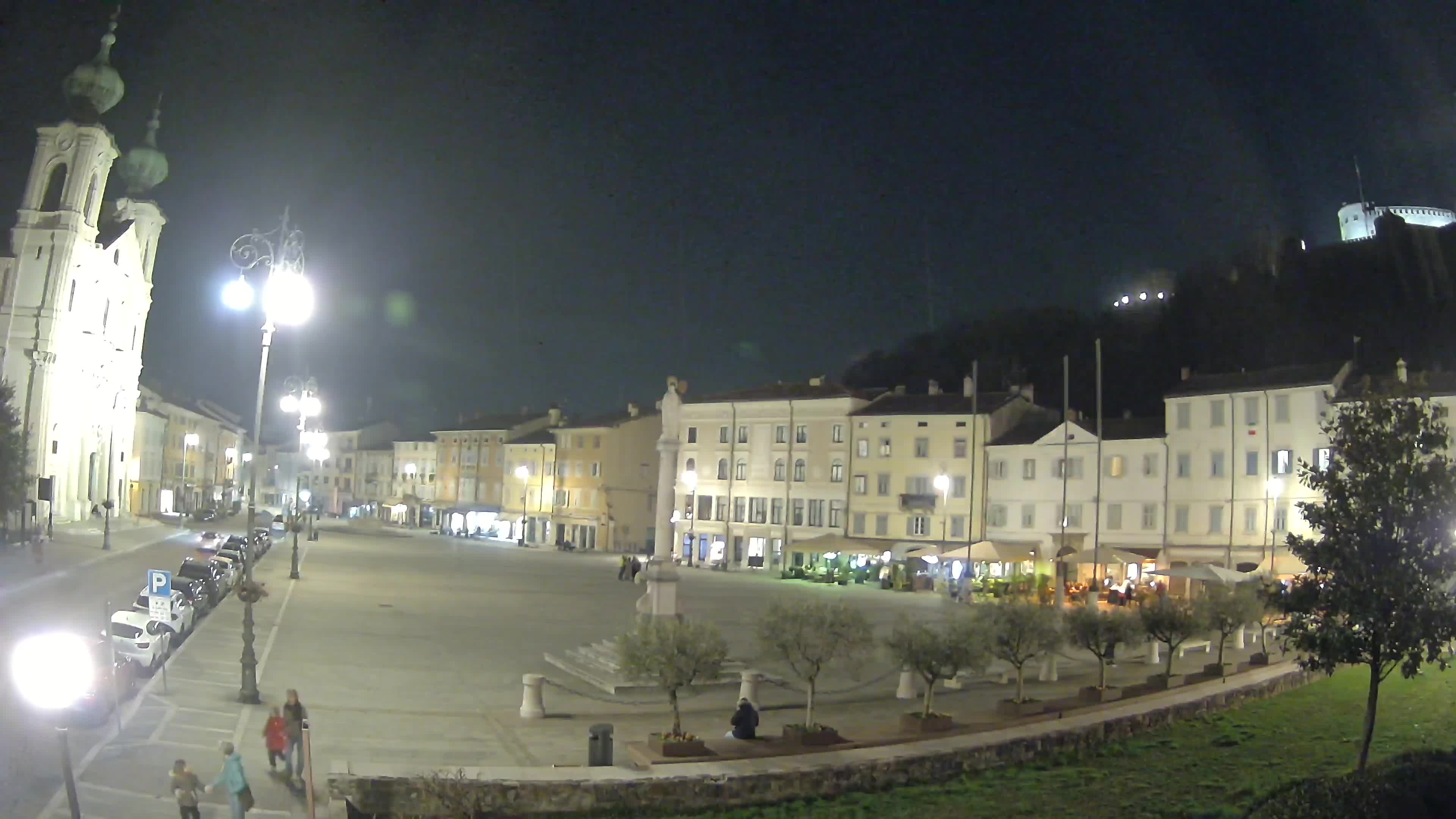 Kamera Gorica Travnik in cerkev sv. Ignacija