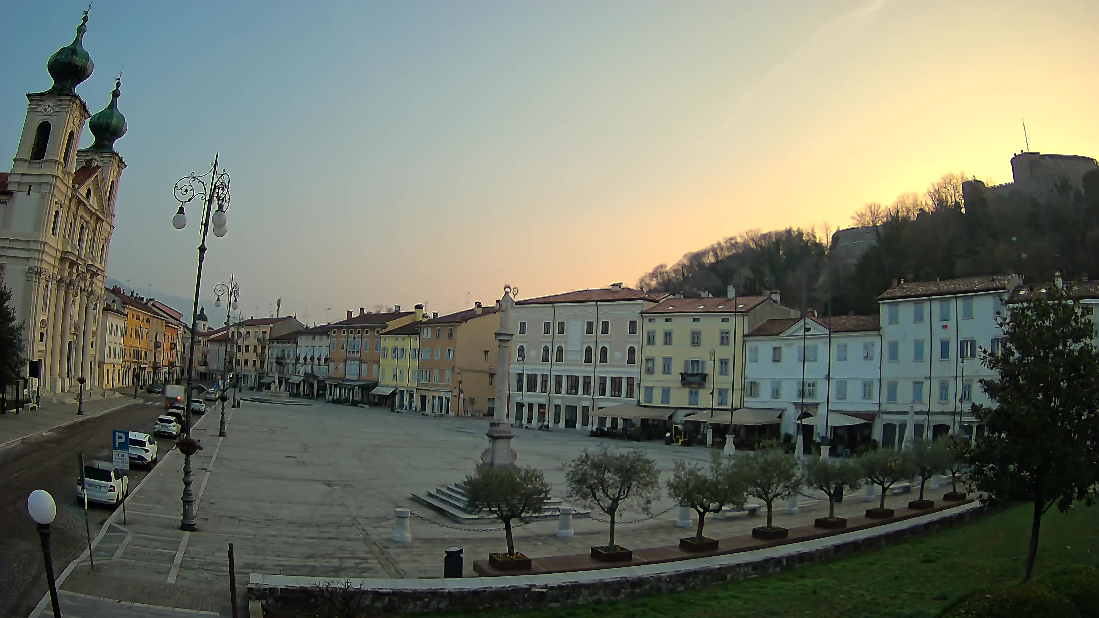 Gorizia – Plaza Vittoria – iglesia de San Pedro. Ignacio
