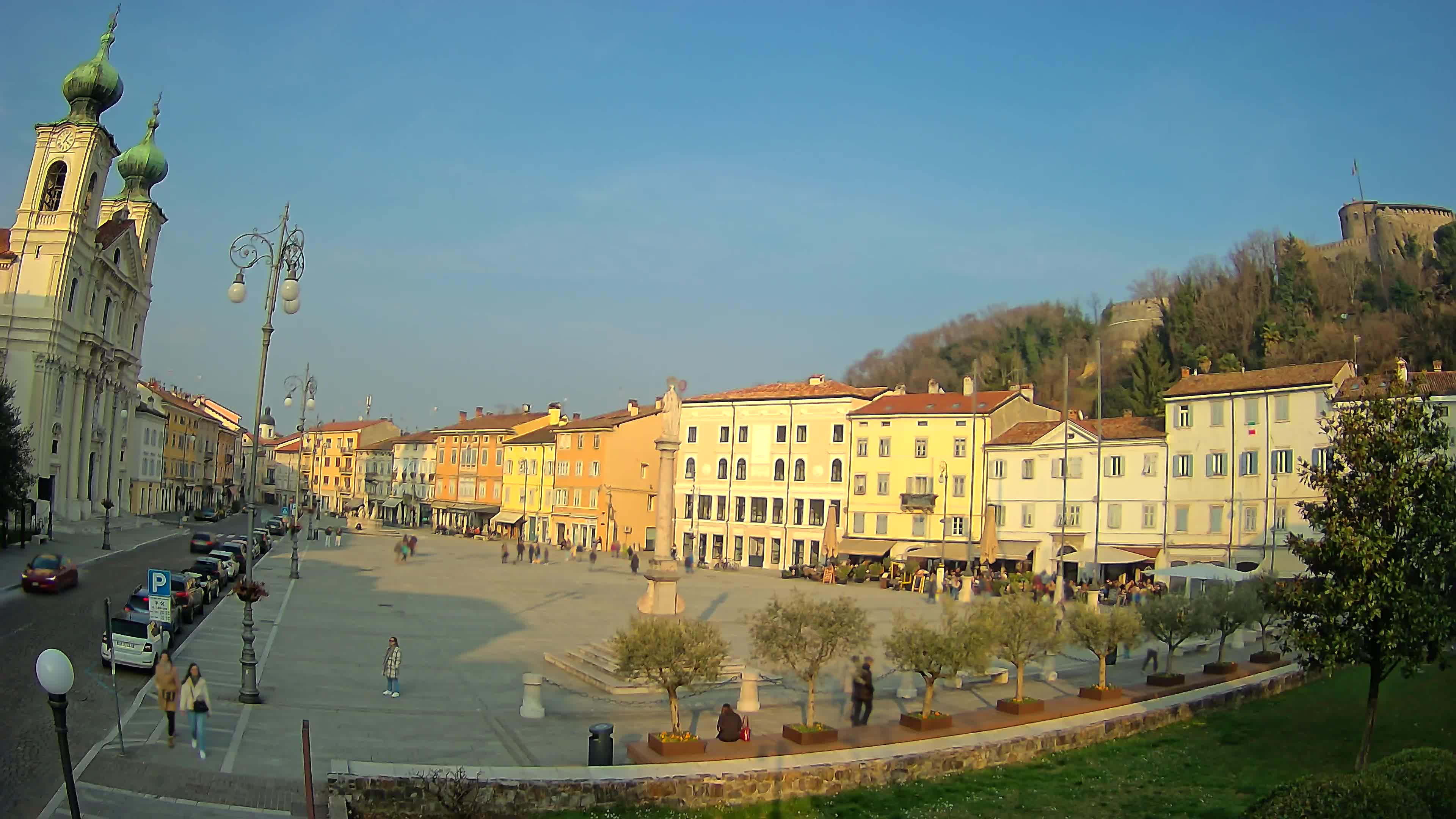 Gorizia – Plaza Vittoria – iglesia de San Pedro. Ignacio