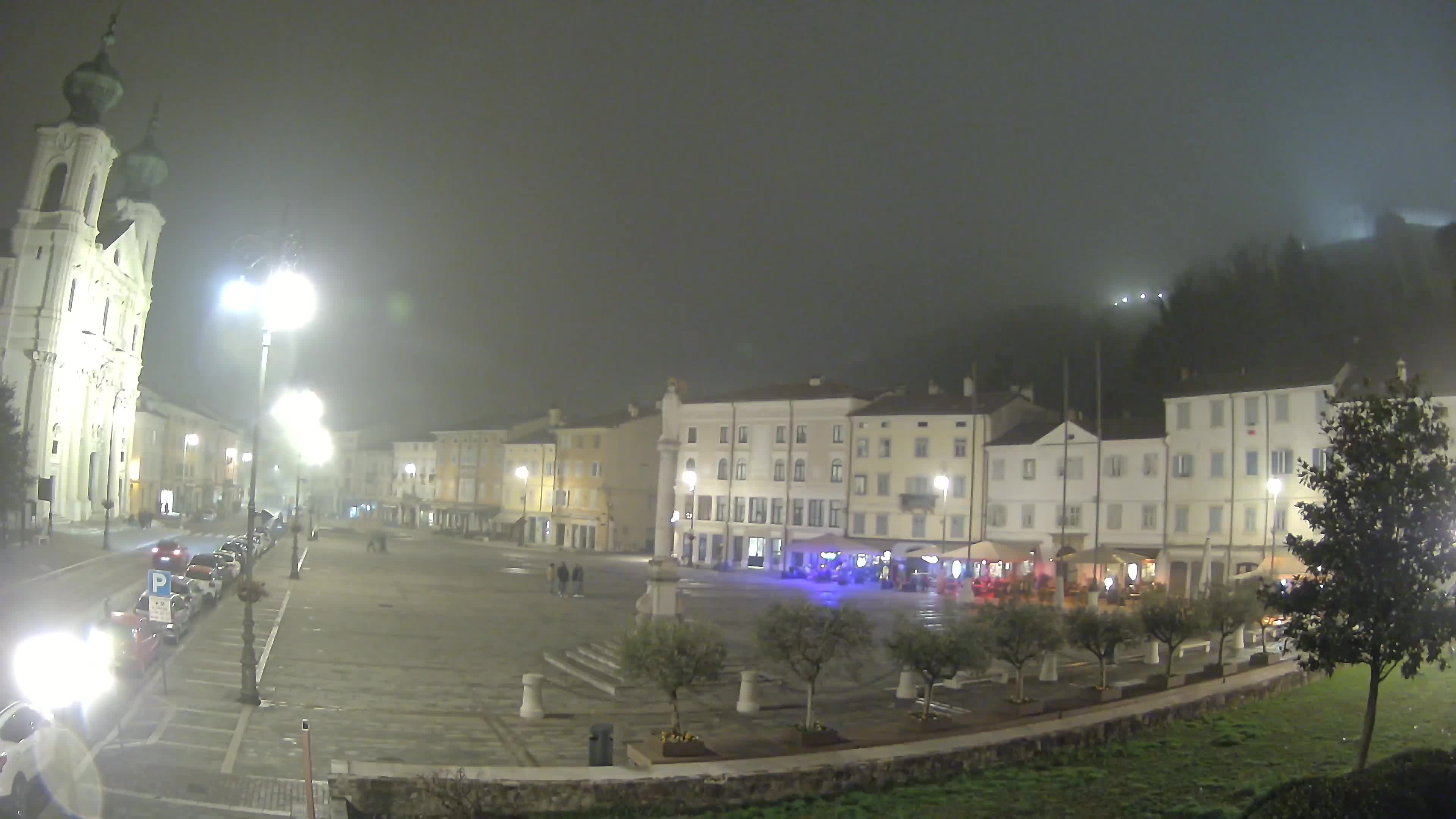 Gorizia Piazza della Vittoria e chiesa di S. Ignazio