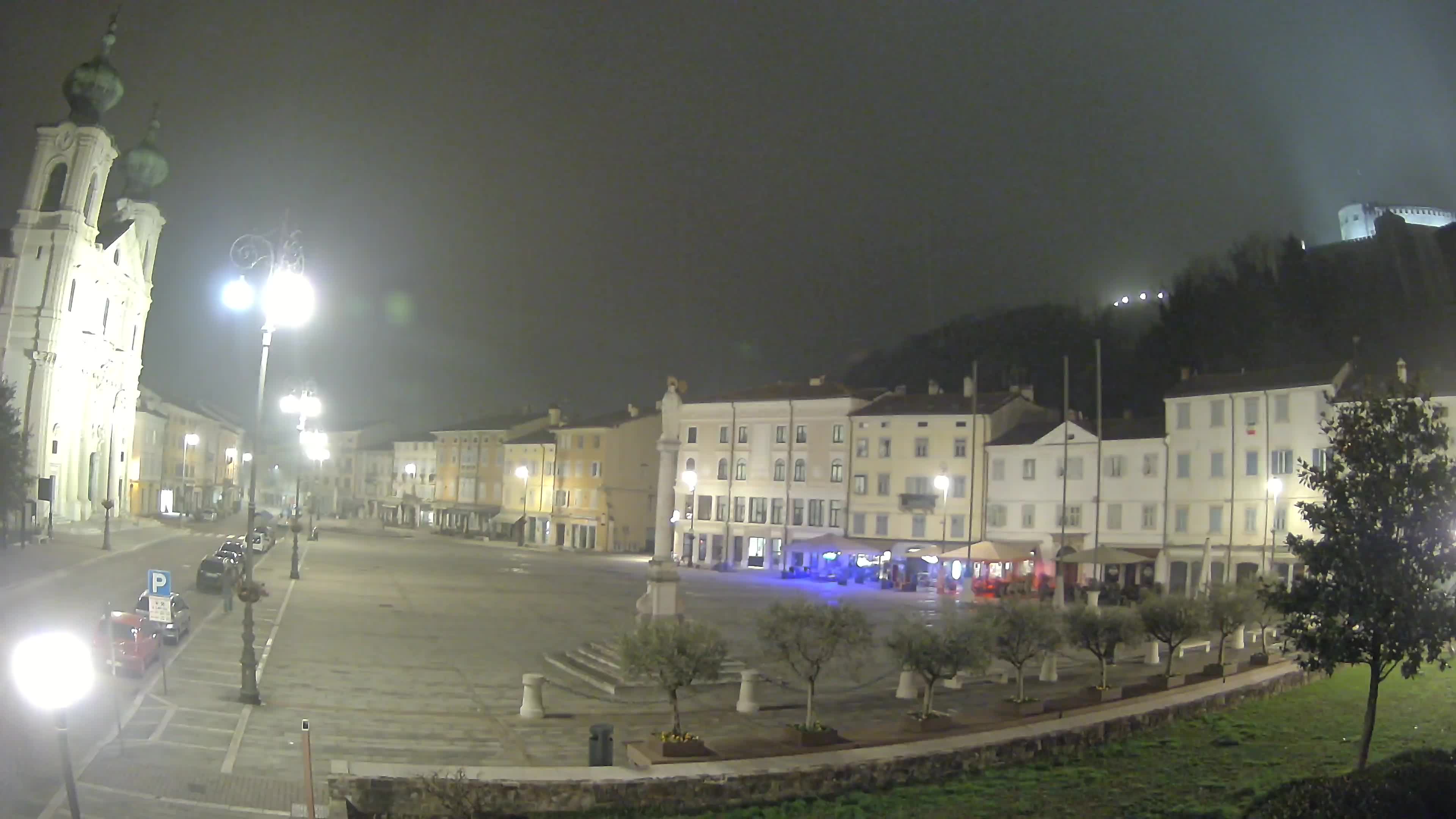 Kamera Gorica Travnik in cerkev sv. Ignacija