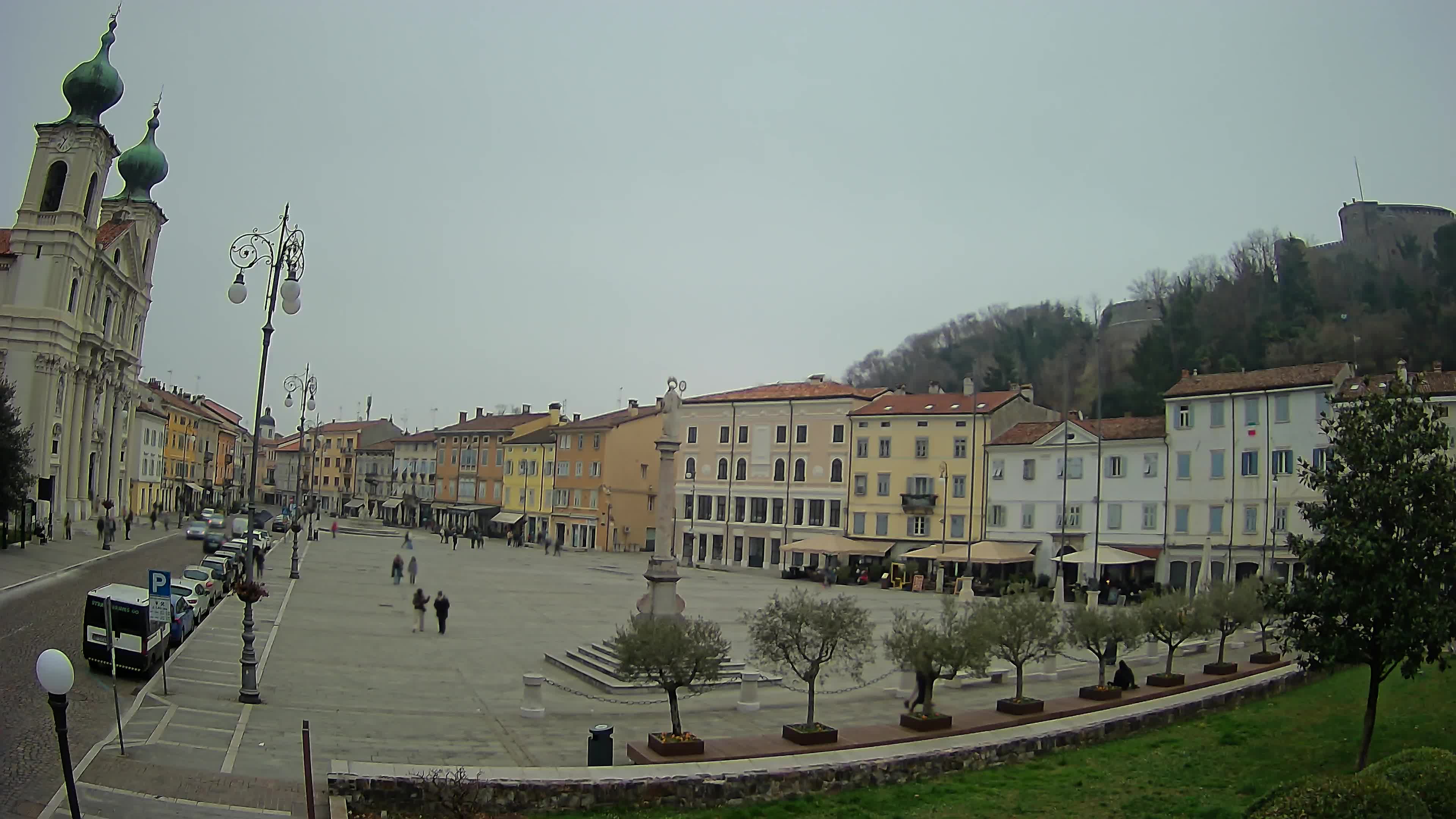 Gorizia Piazza della Vittoria e chiesa di S. Ignazio