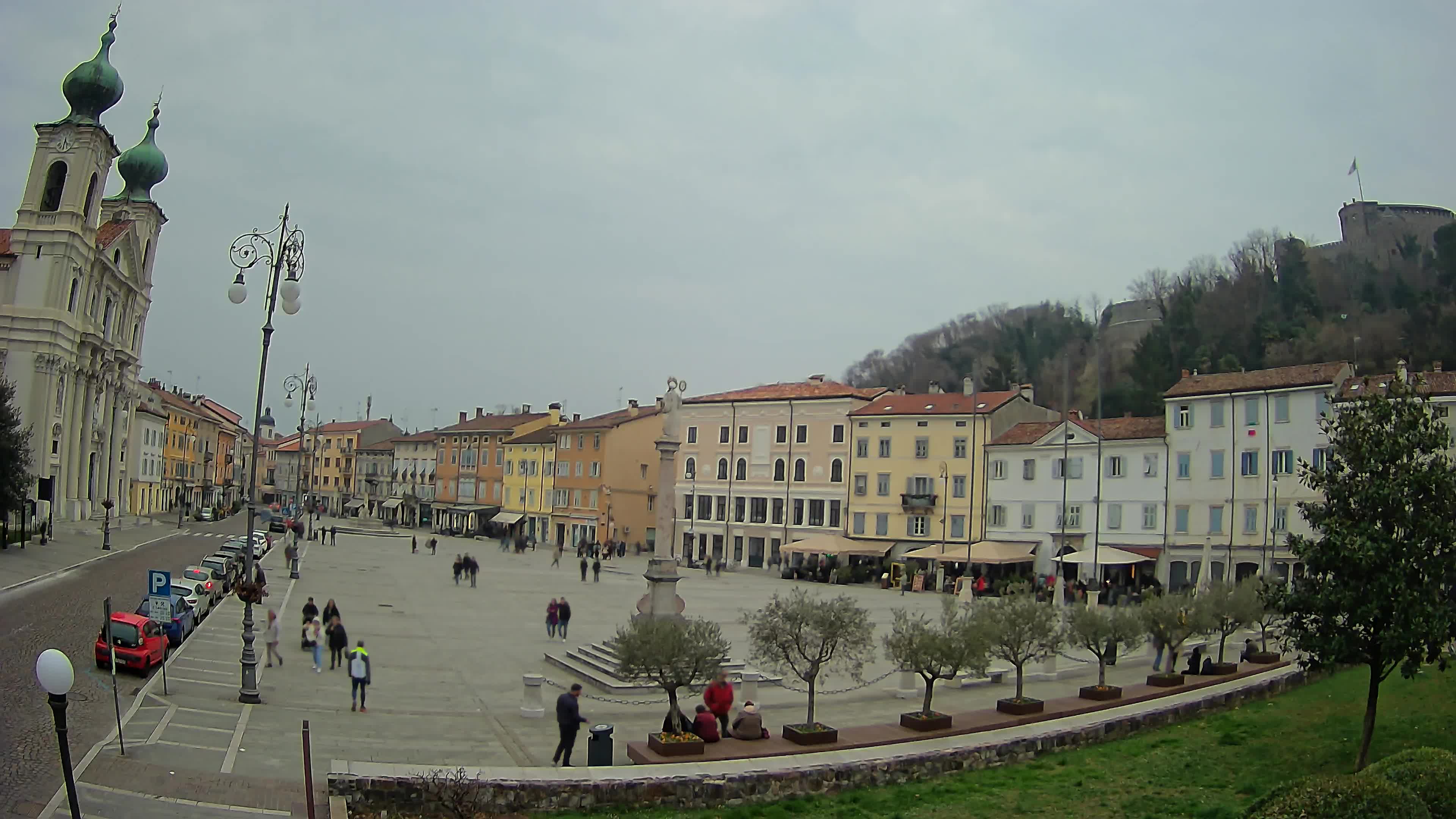 Gorizia – Plaza Vittoria – iglesia de San Pedro. Ignacio