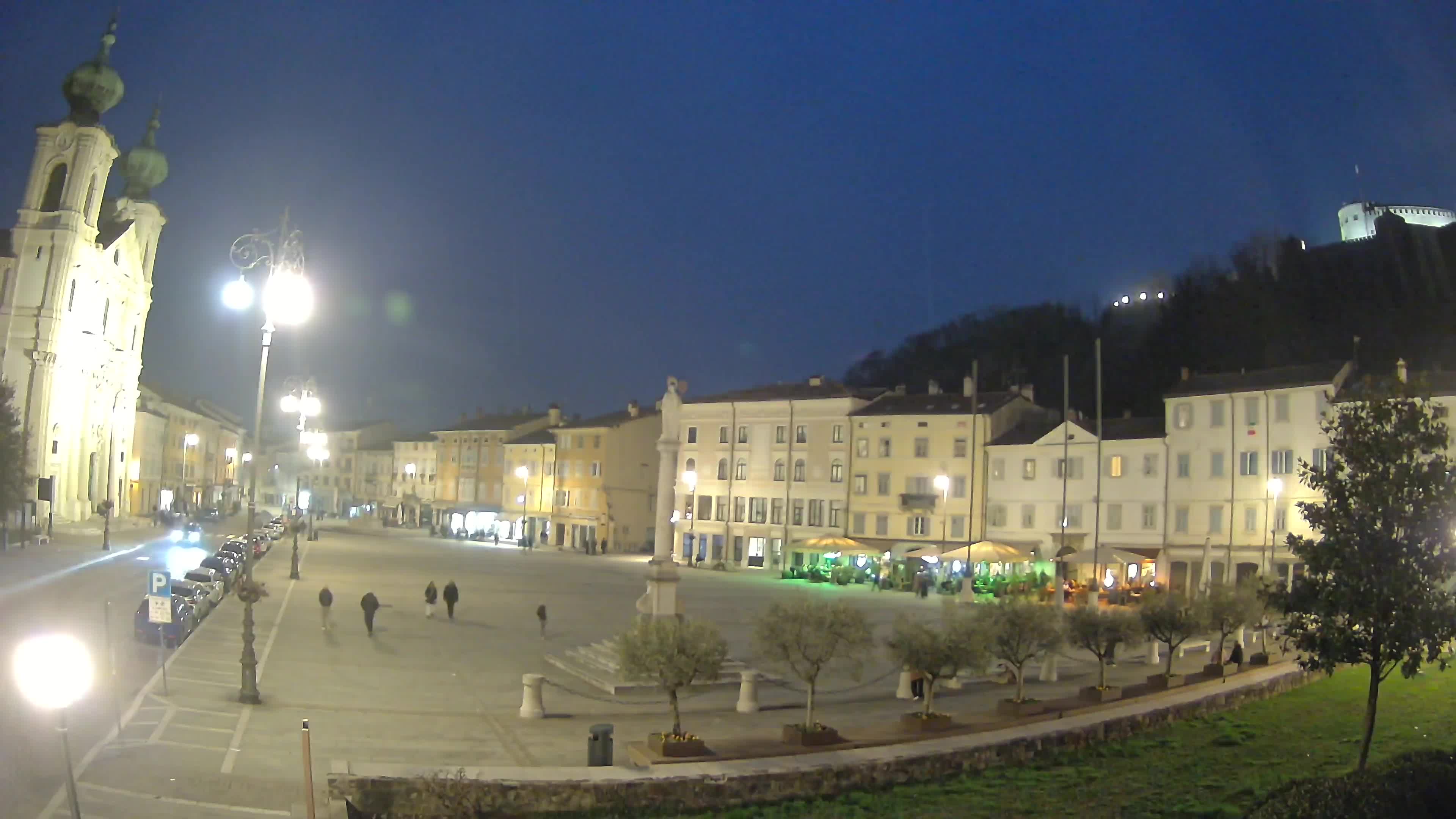 Gorizia Piazza della Vittoria e chiesa di S. Ignazio