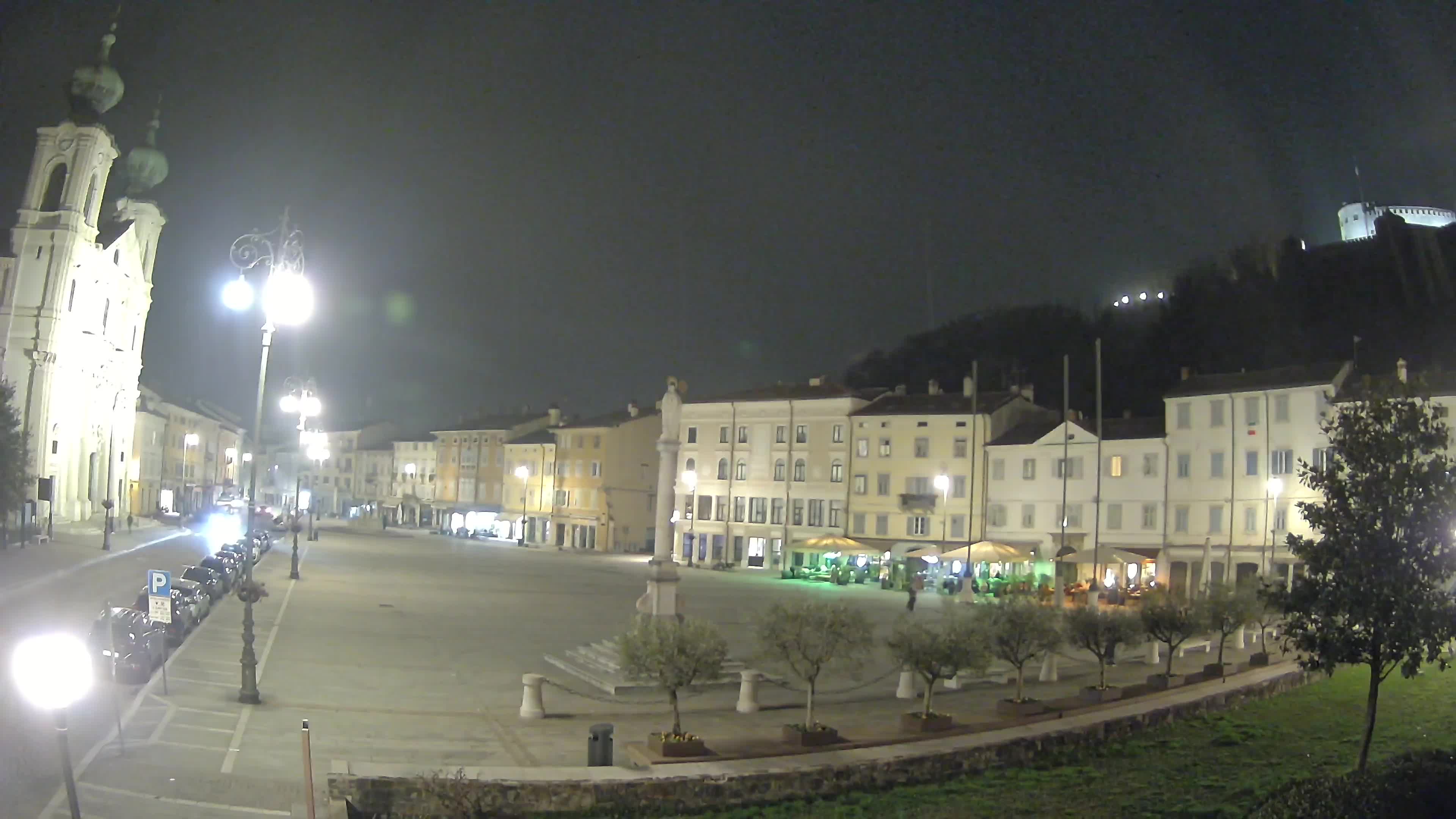 Gorizia Piazza della Vittoria e chiesa di S. Ignazio